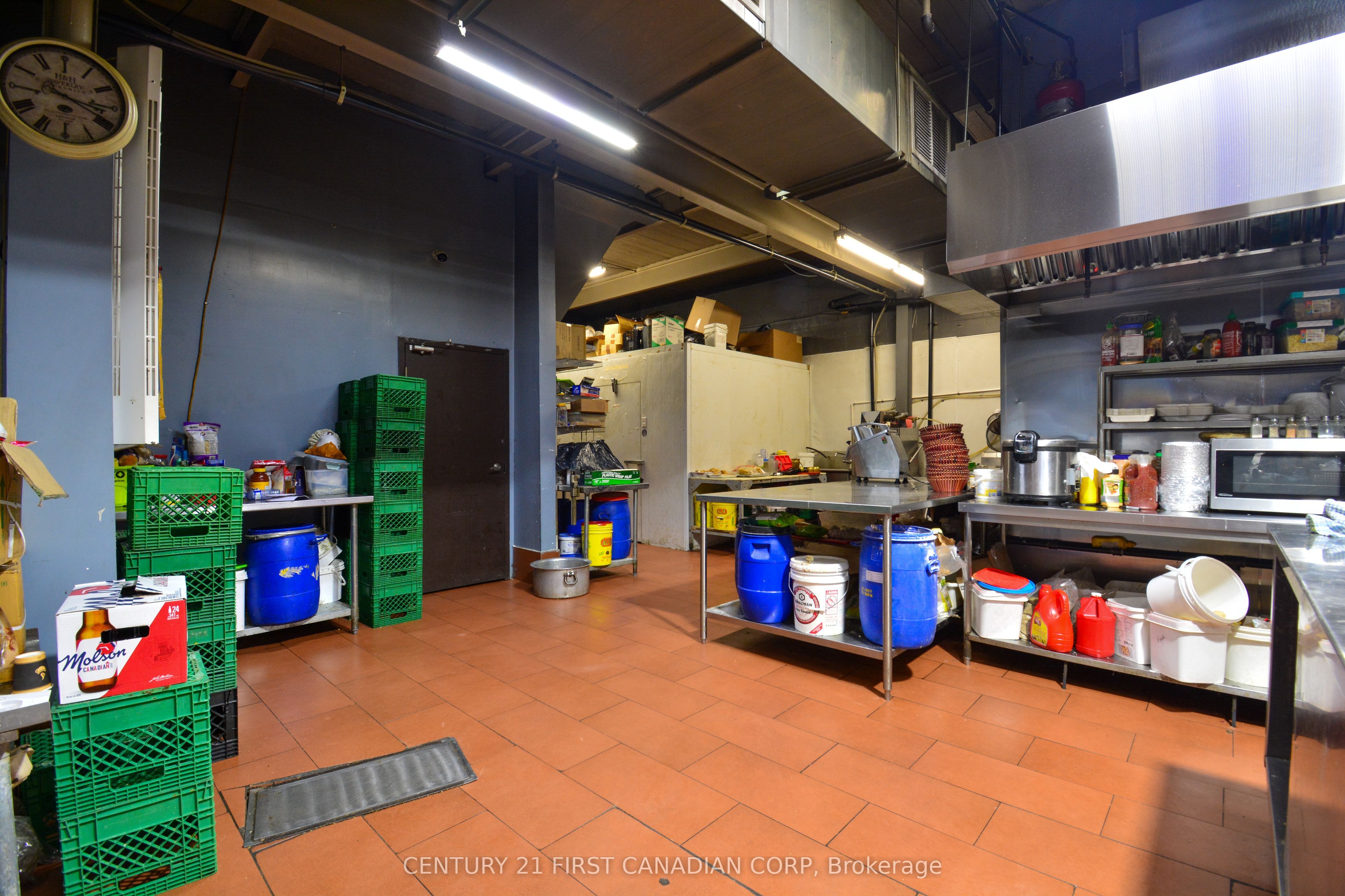 1682 Dundas Street Property Photo 27