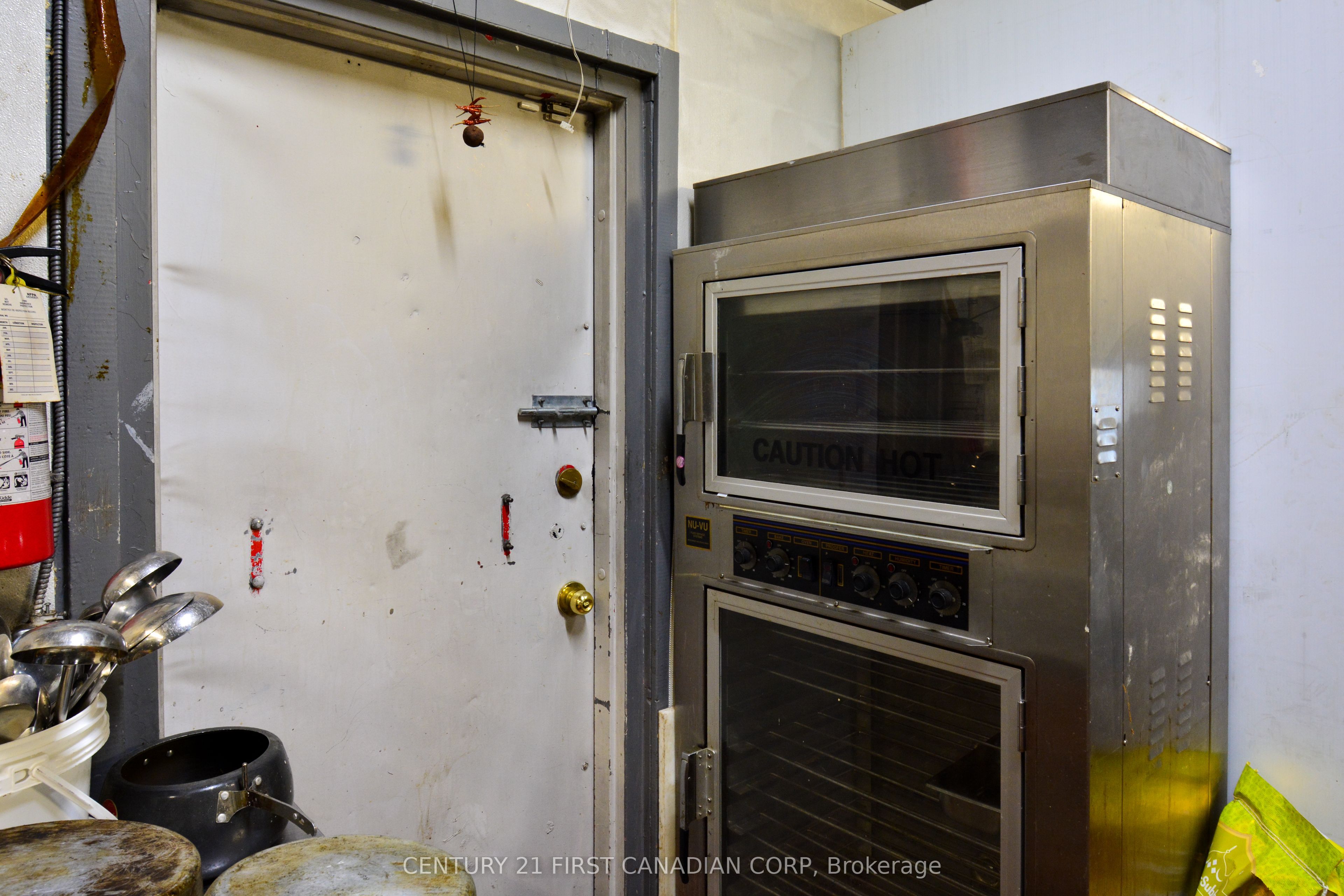 1682 Dundas Street Property Photo 29