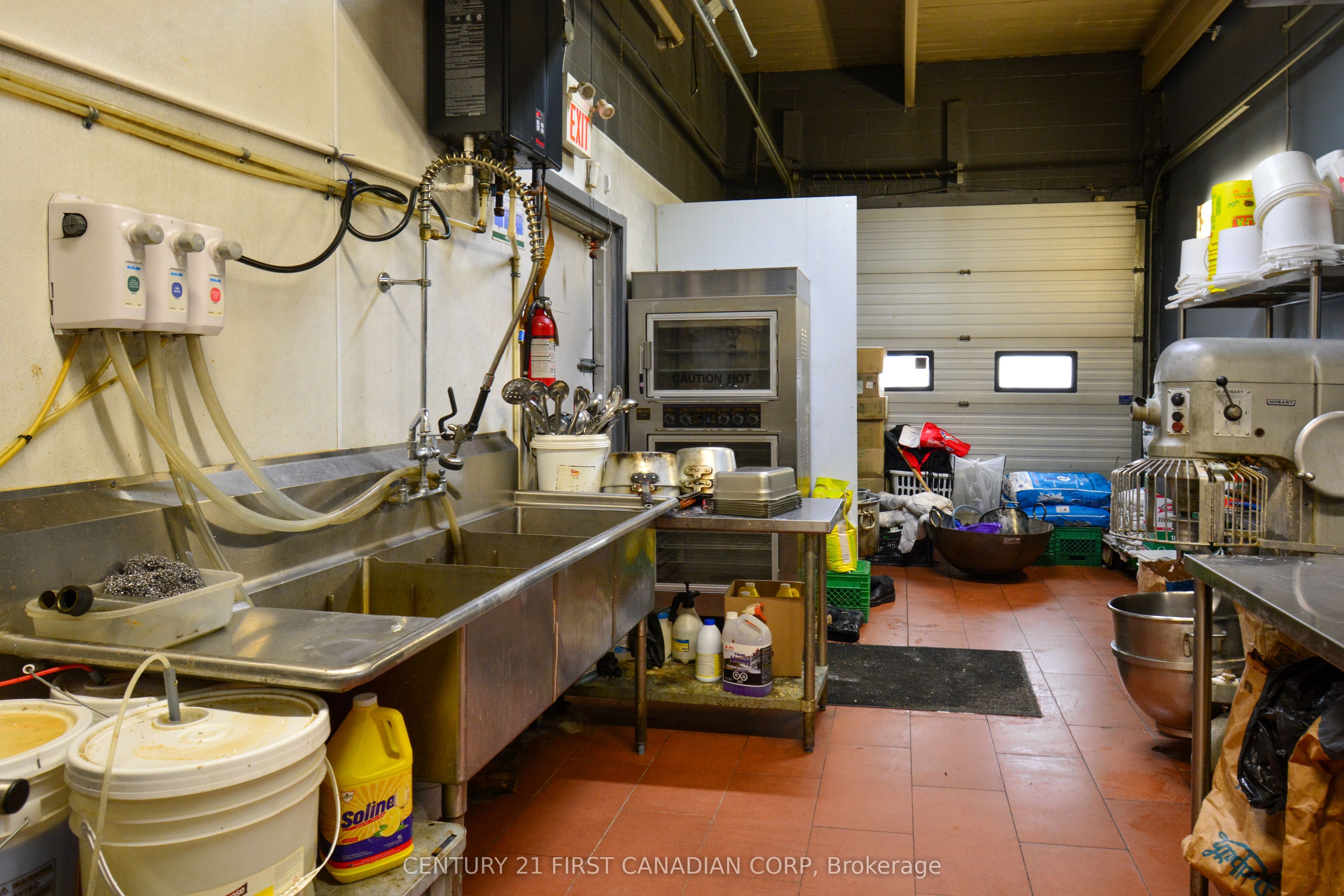 1682 Dundas Street Property Photo 31