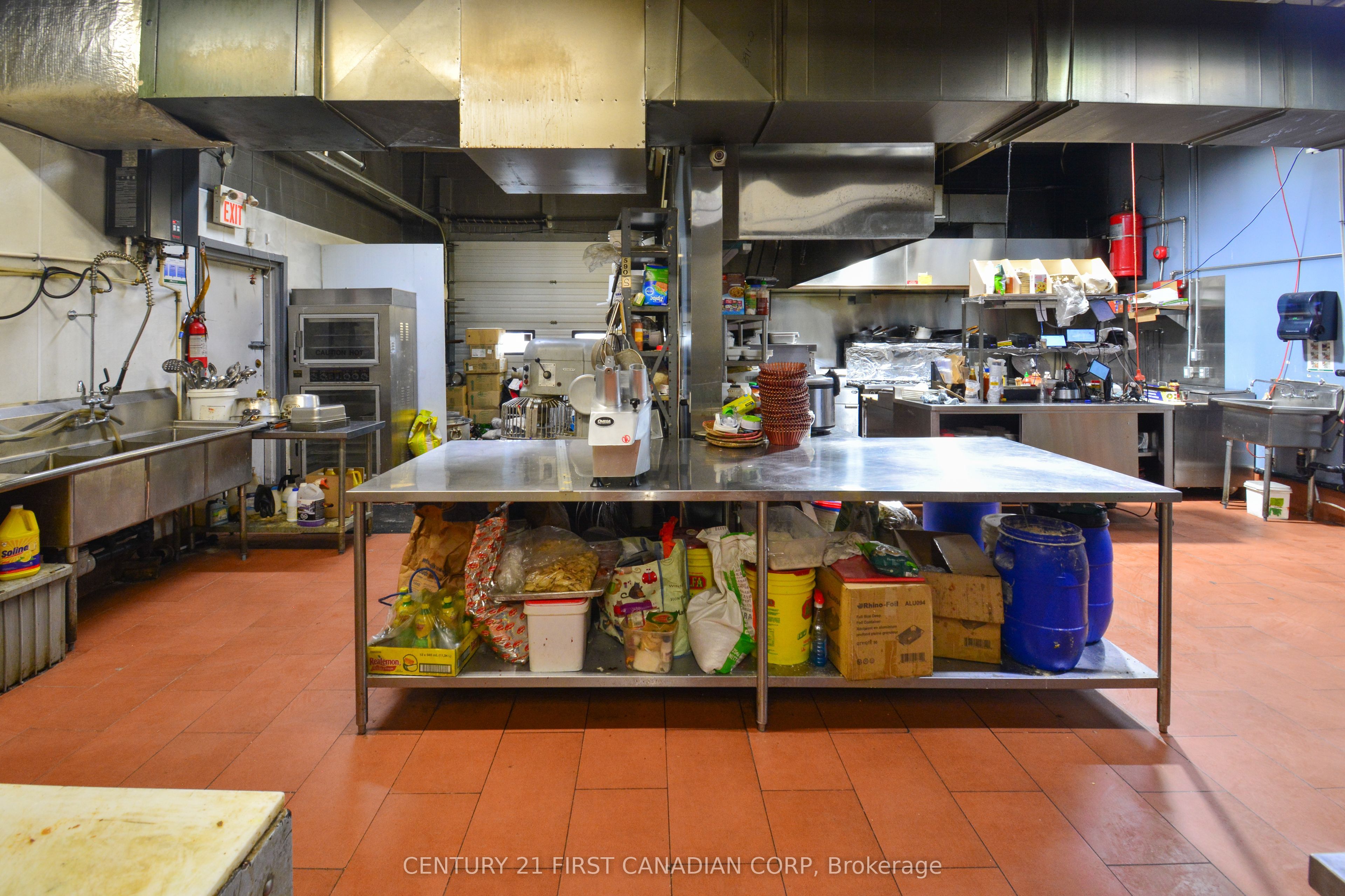 1682 Dundas Street Property Photo 35