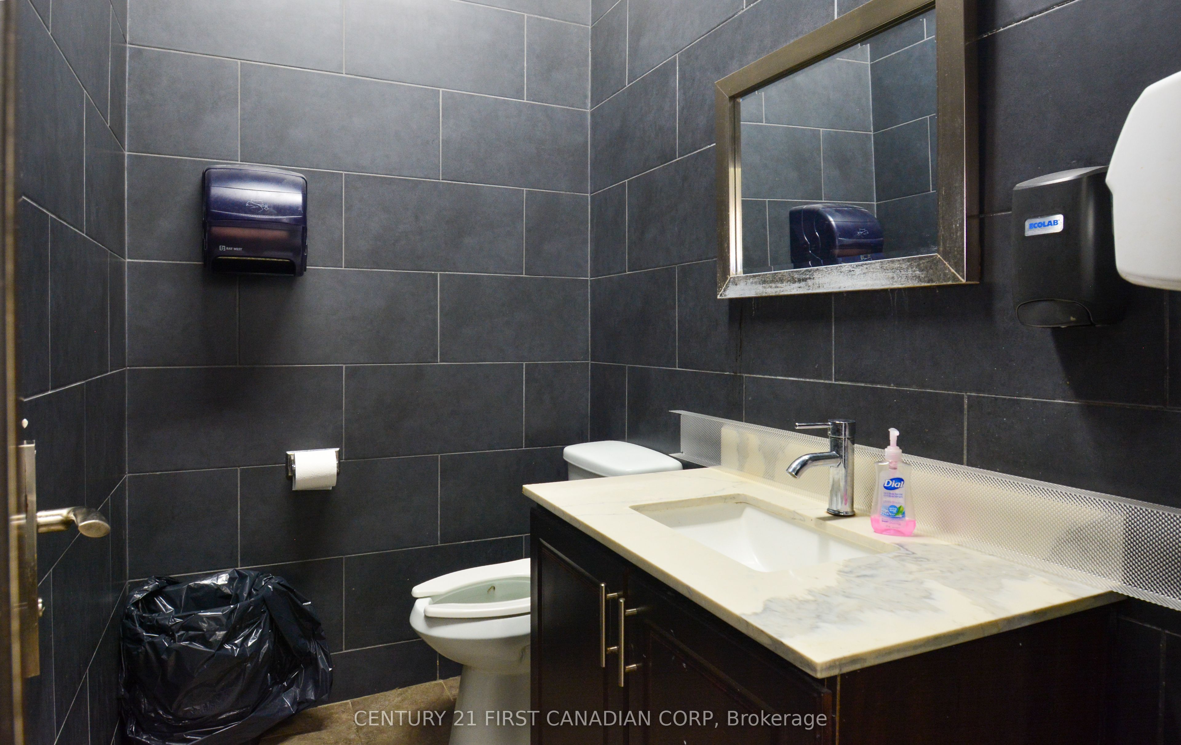 1682 Dundas Street Property Photo 40