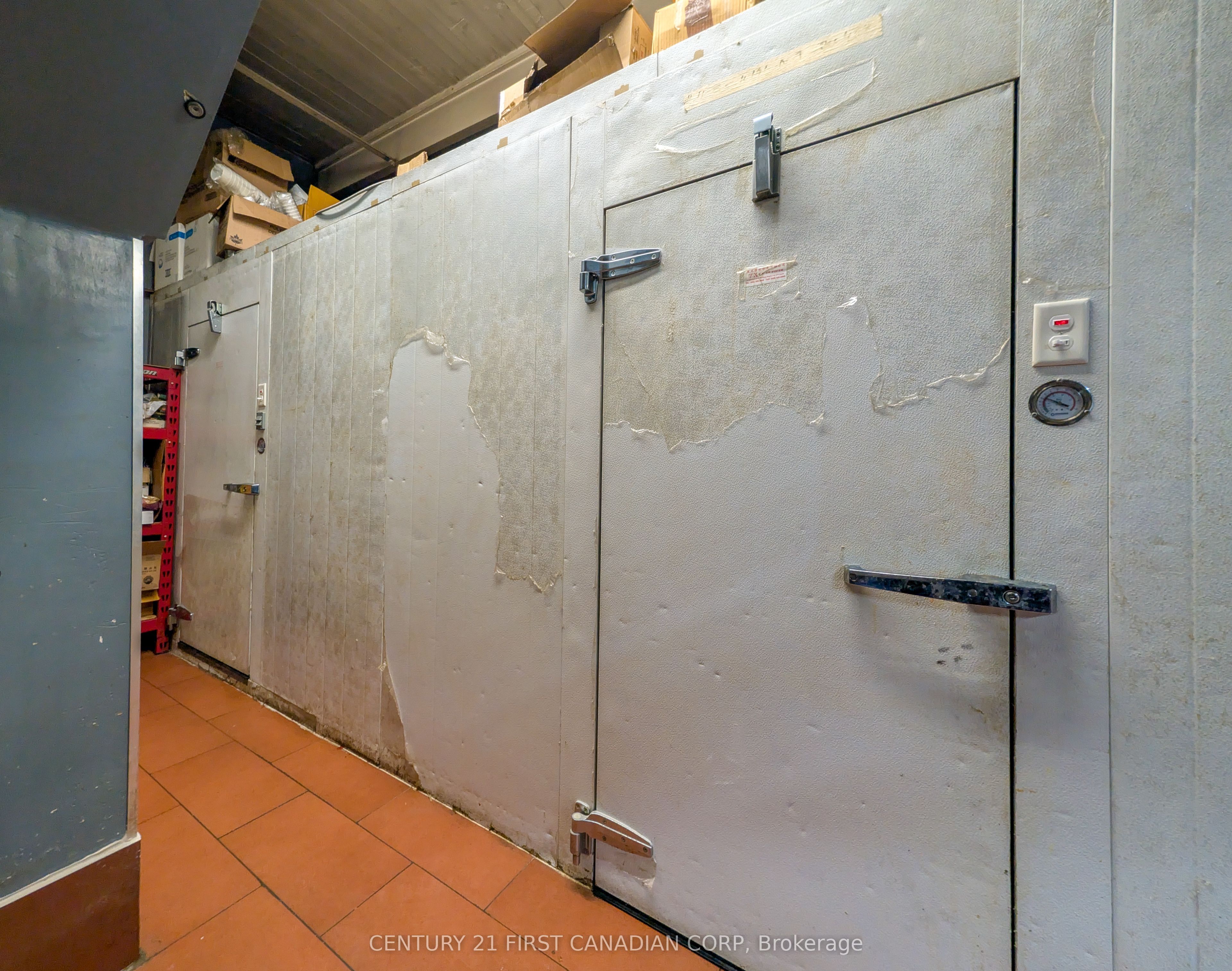 1682 Dundas Street Property Photo 49