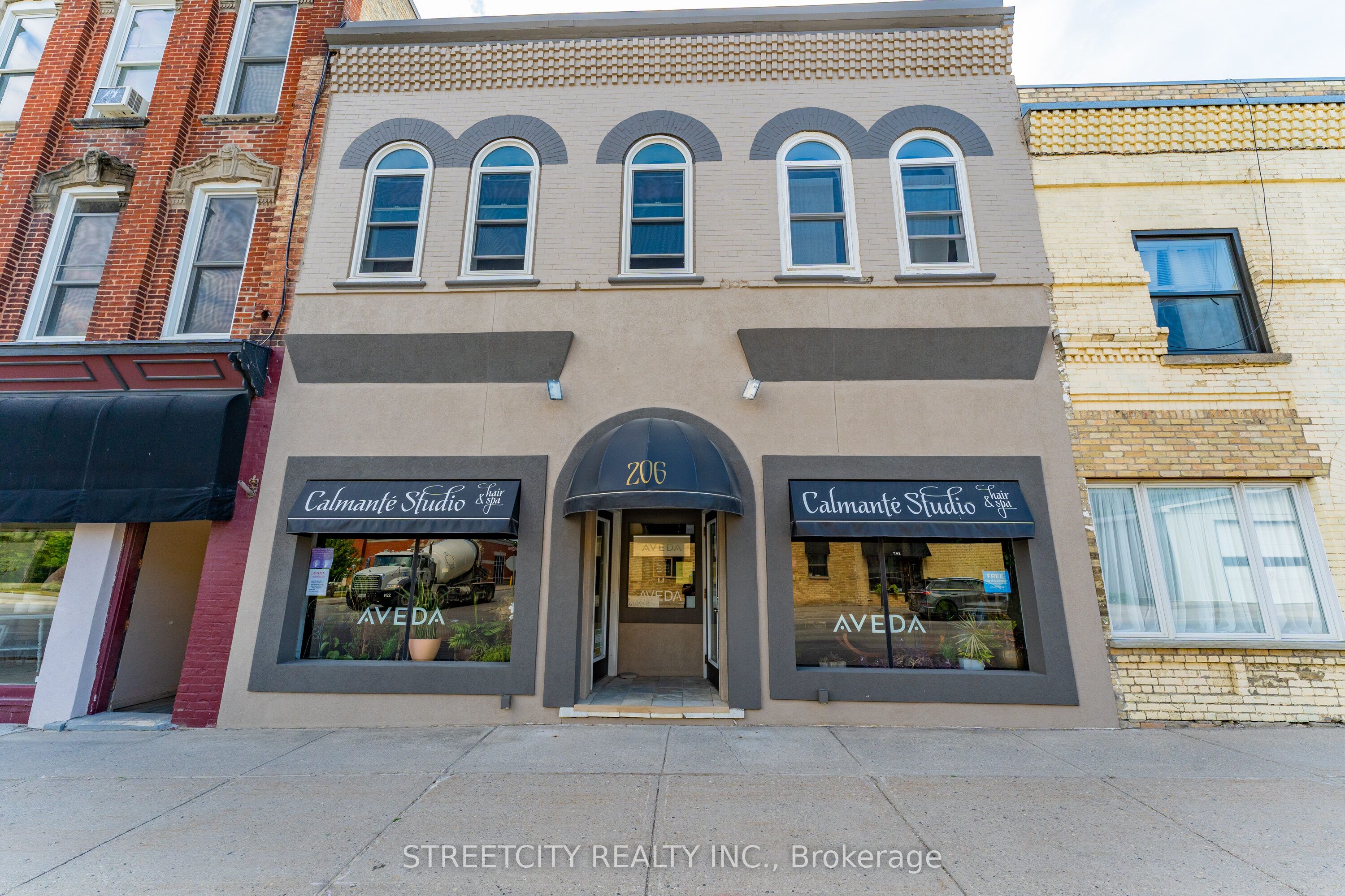 206 Main Street Property Photo