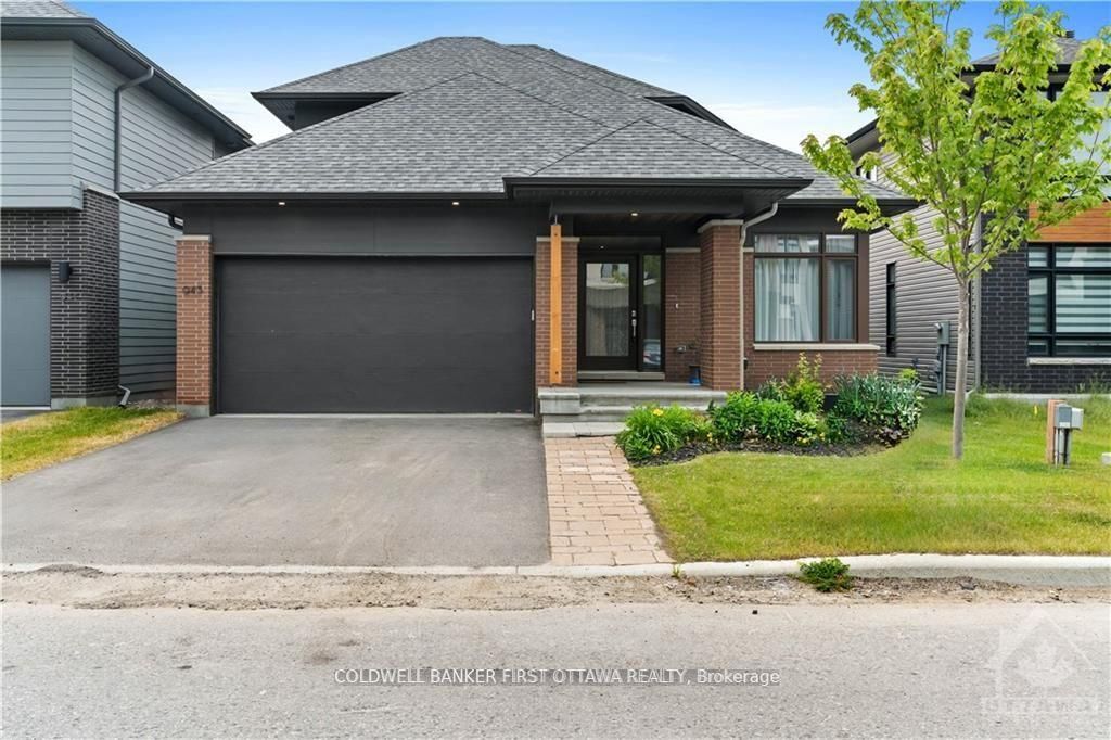945 Islington Way Property Photo