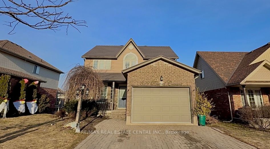 329 Rintoul Cres Property Photo
