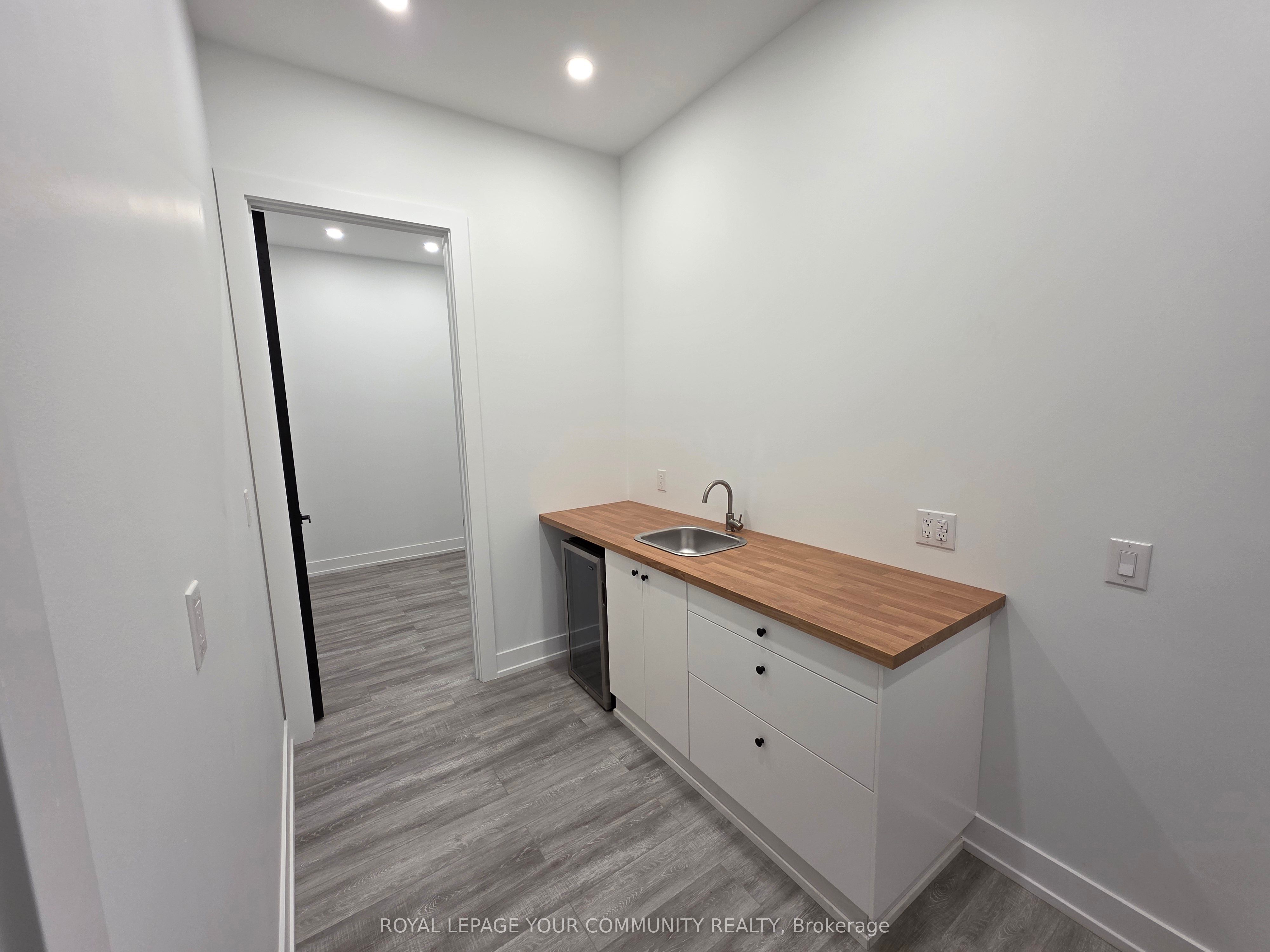 #14 - 395 Anchor Road Property Photo 13