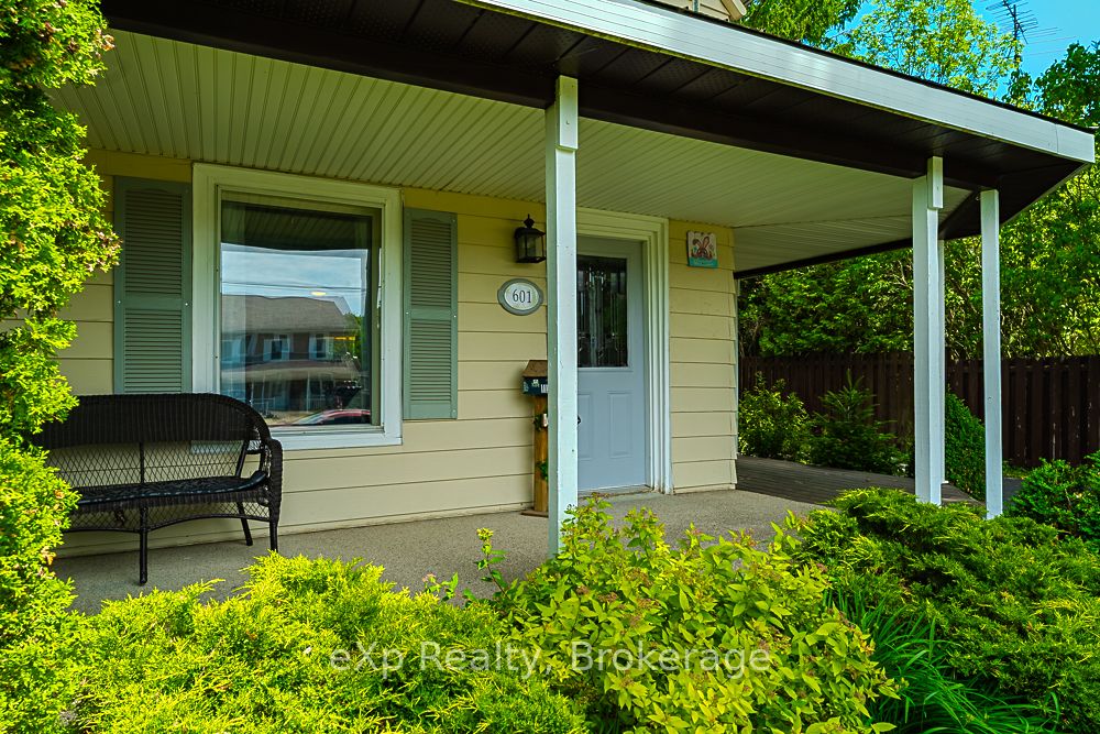 601 Dawson Street Property Photo 4