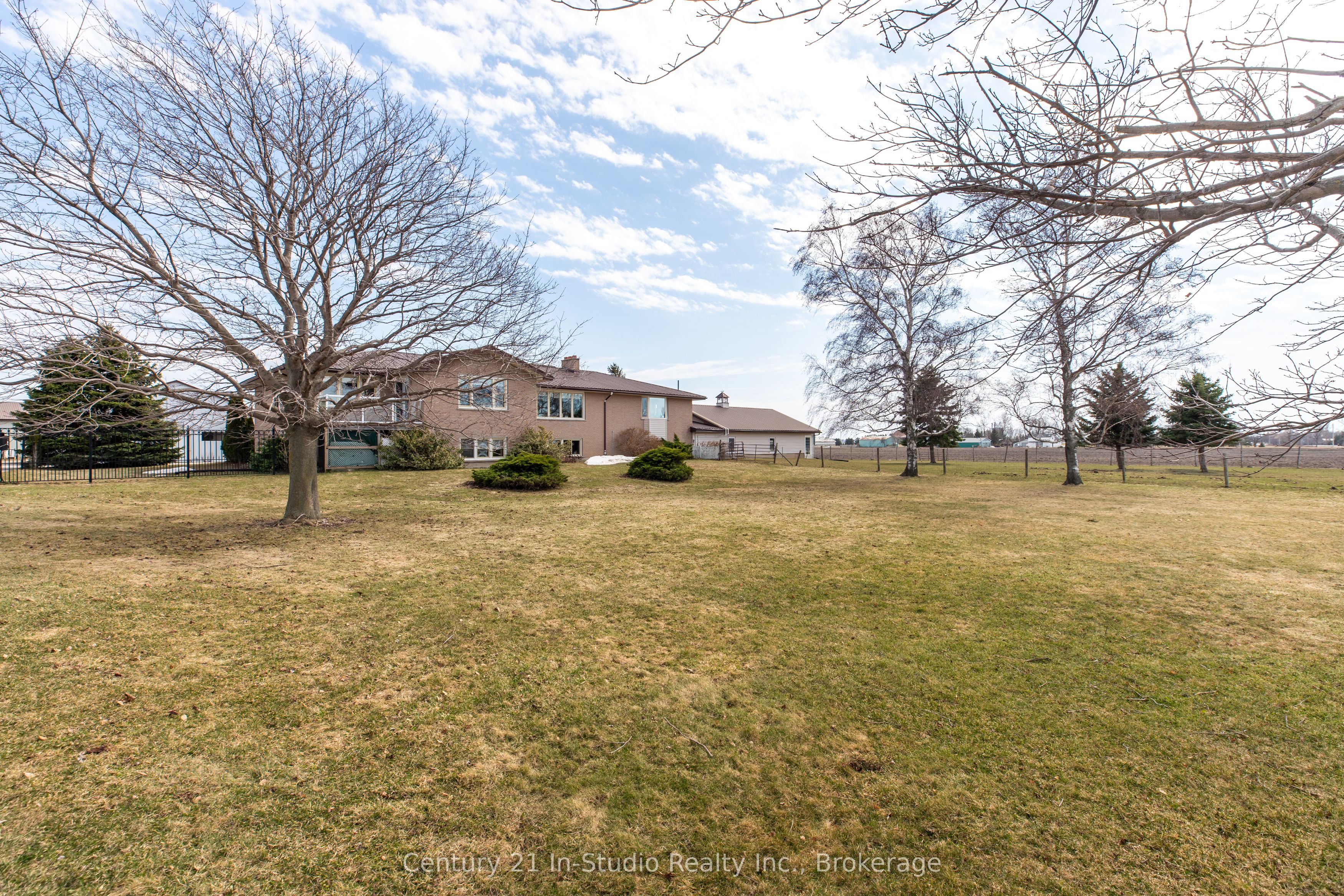 84298 Bluewater Hwy Property Photo