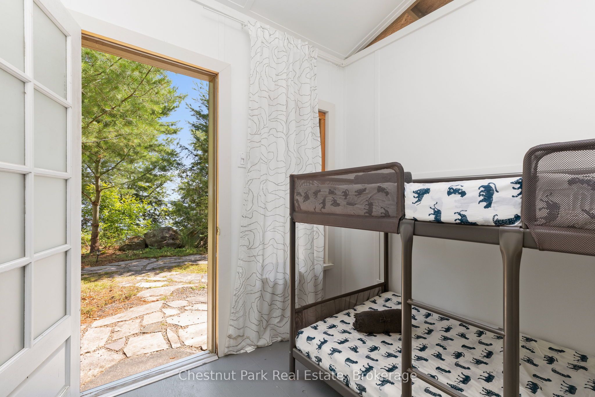 29 Island 26lm N/a Property Photo 32