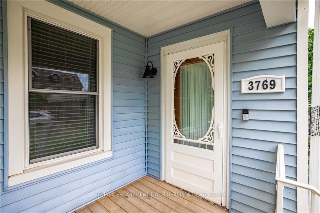 3769 Main Street Property Photo 3