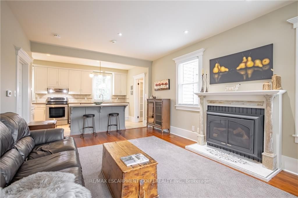 3769 Main Street Property Photo 7