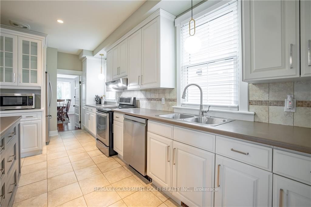 3769 Main Street Property Photo 12
