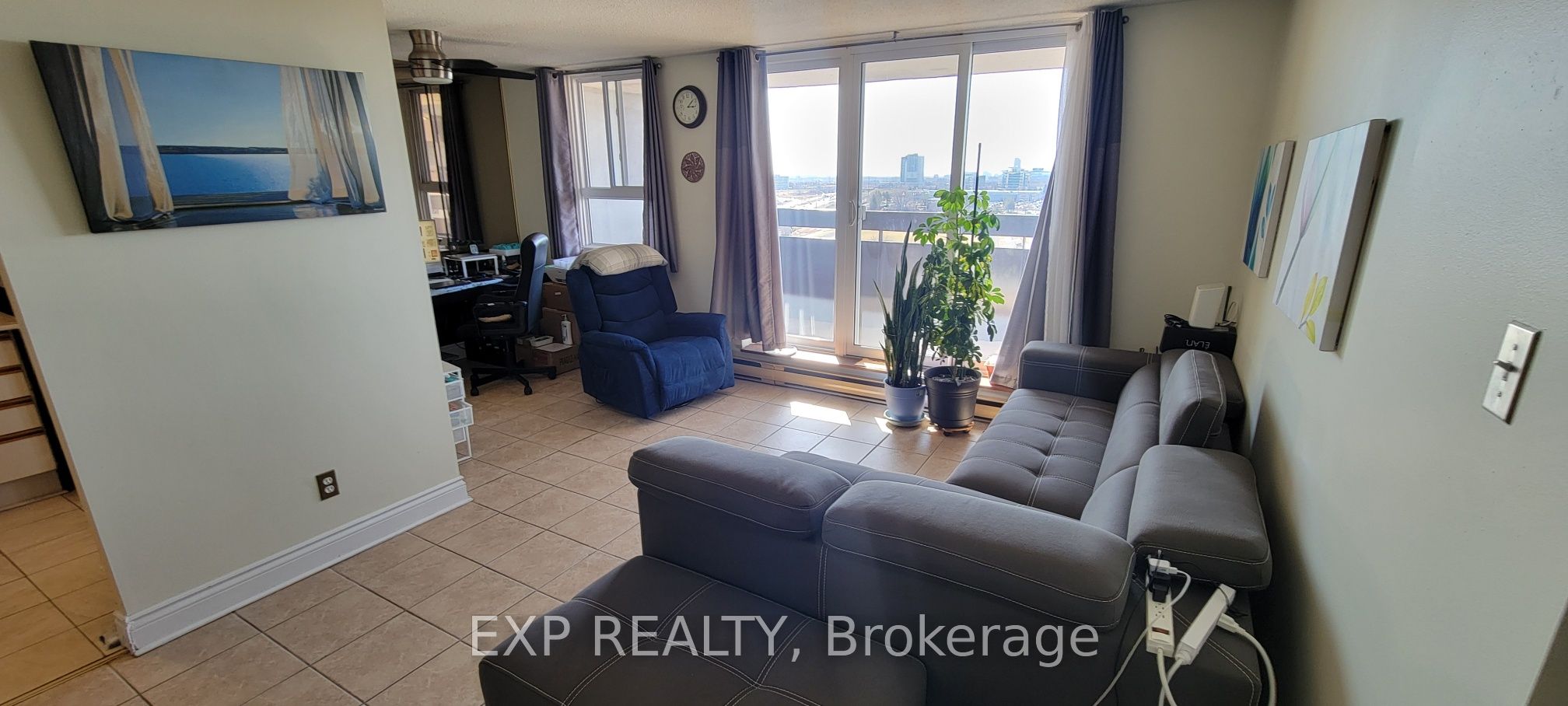 2000 Jasmine Crescent 1214 Property Photo 4