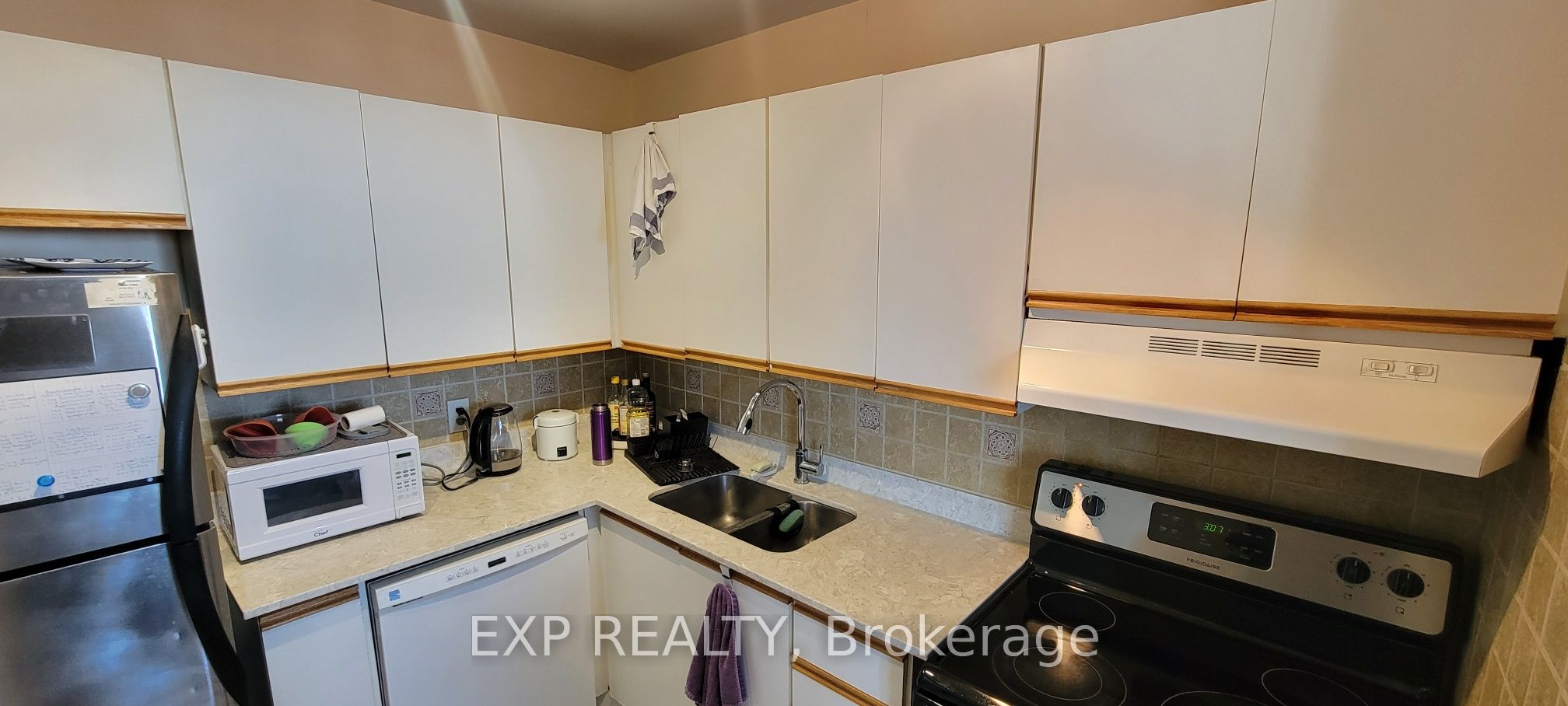 2000 Jasmine Crescent 1214 Property Photo 5
