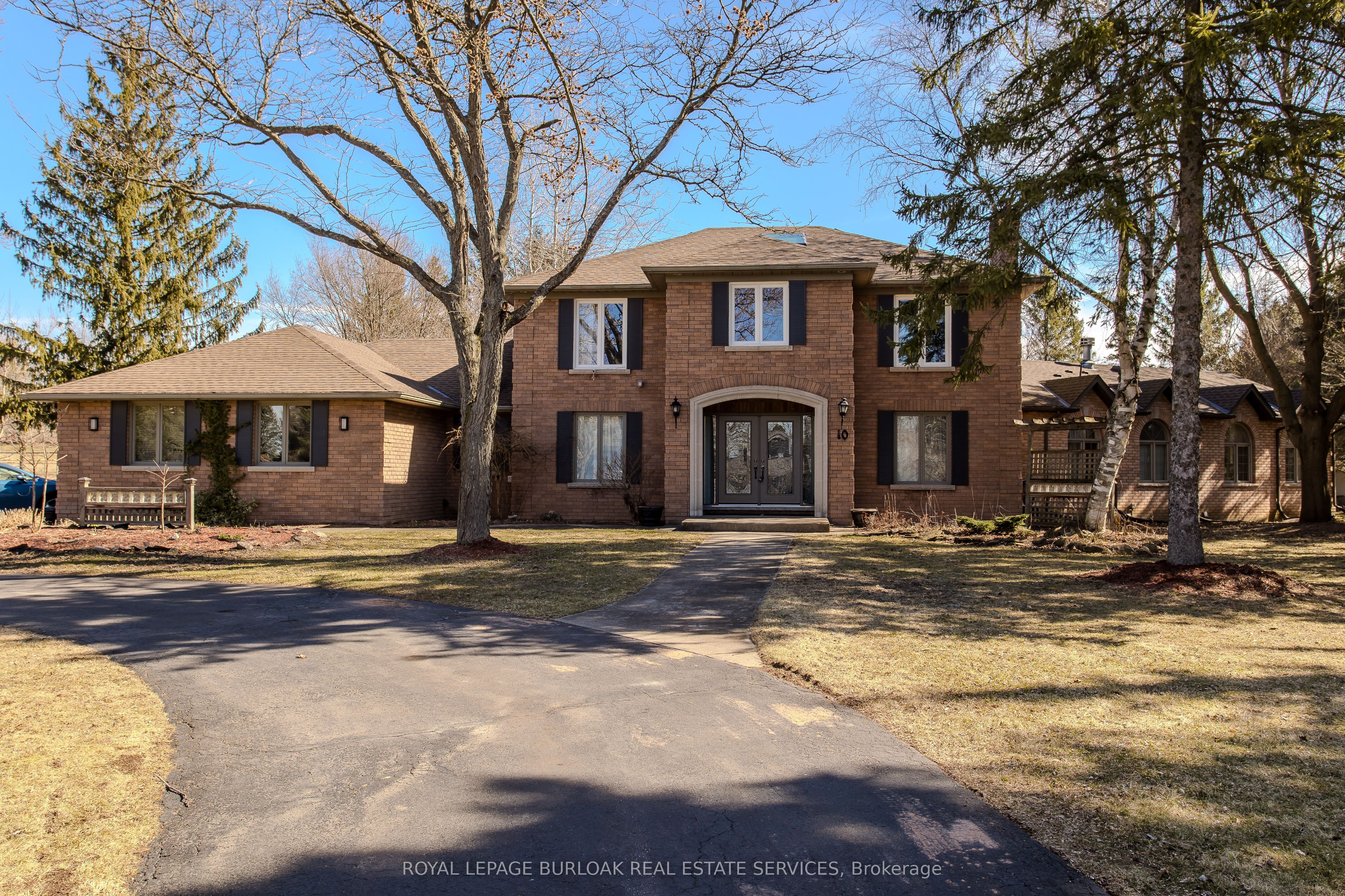 10 Karendale Cres Property Photo