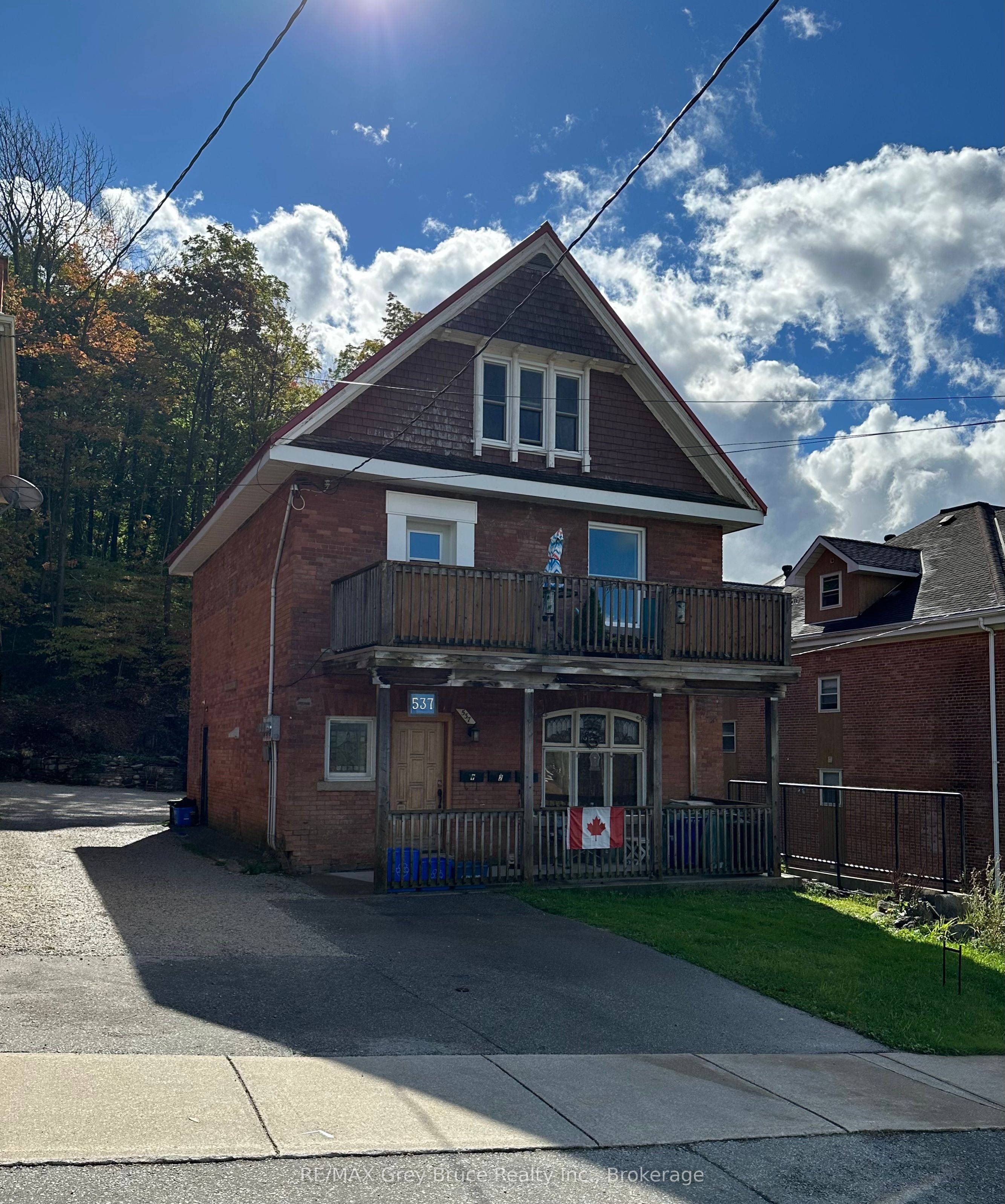 #3 - 537 8th Street Property Photo