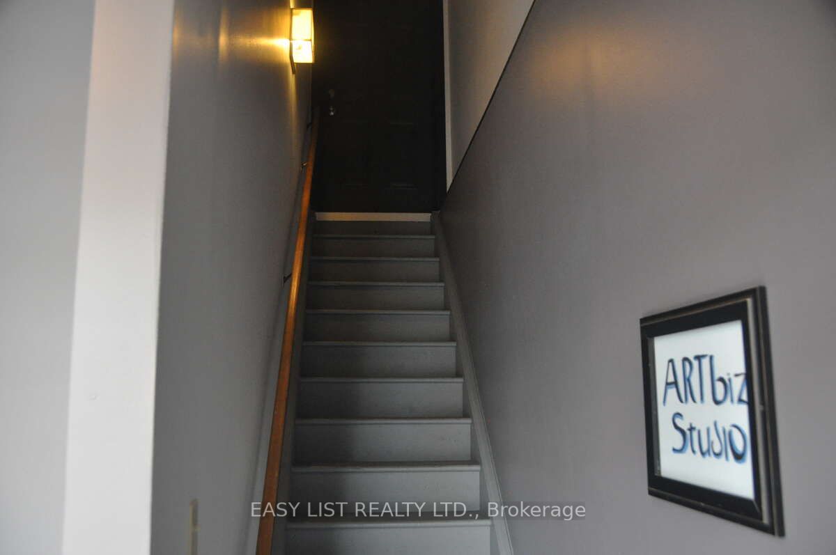 #33 - 5470 Canotek Road Property Photo 3