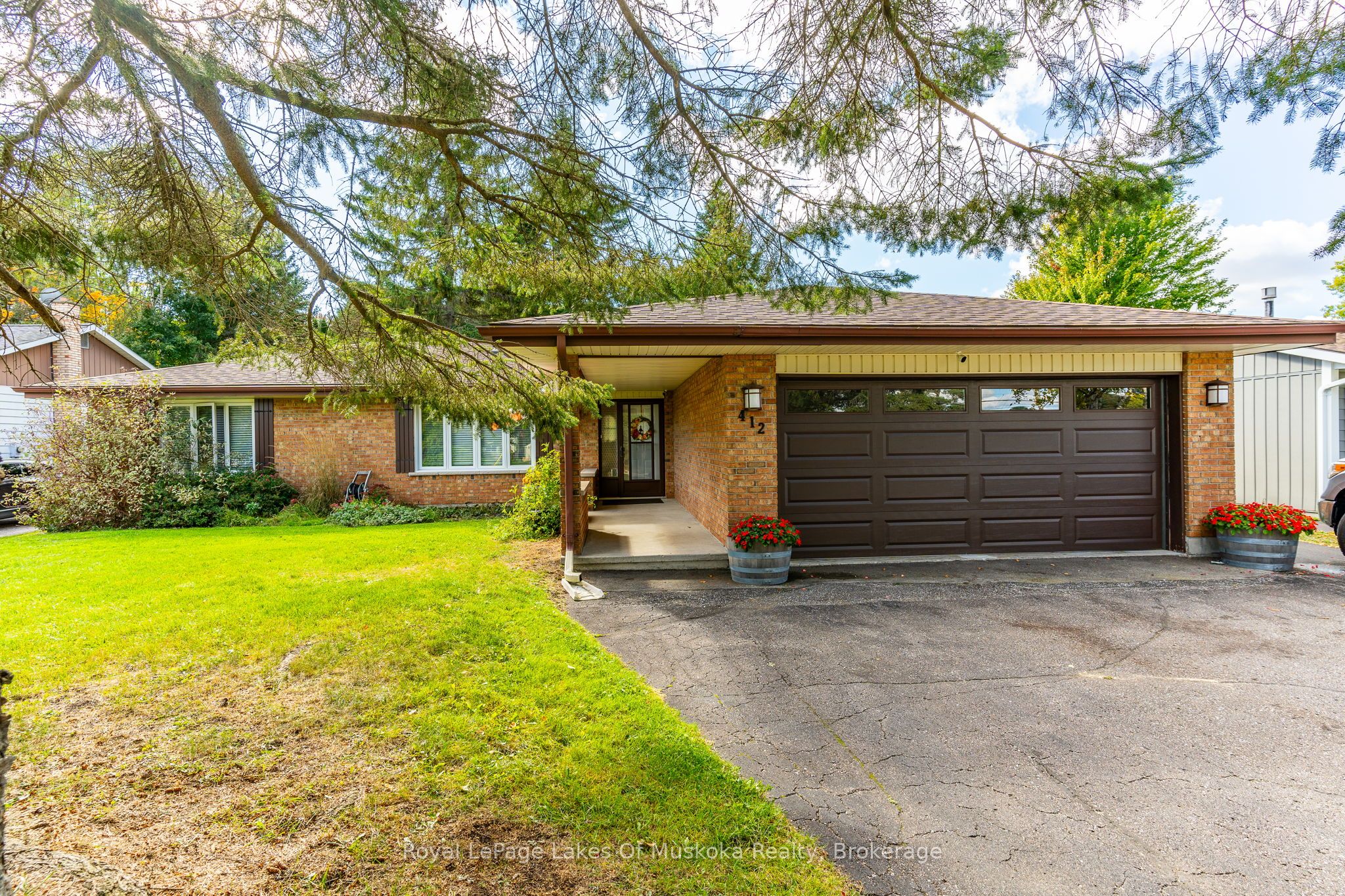 412 Manitoba Street Property Photo