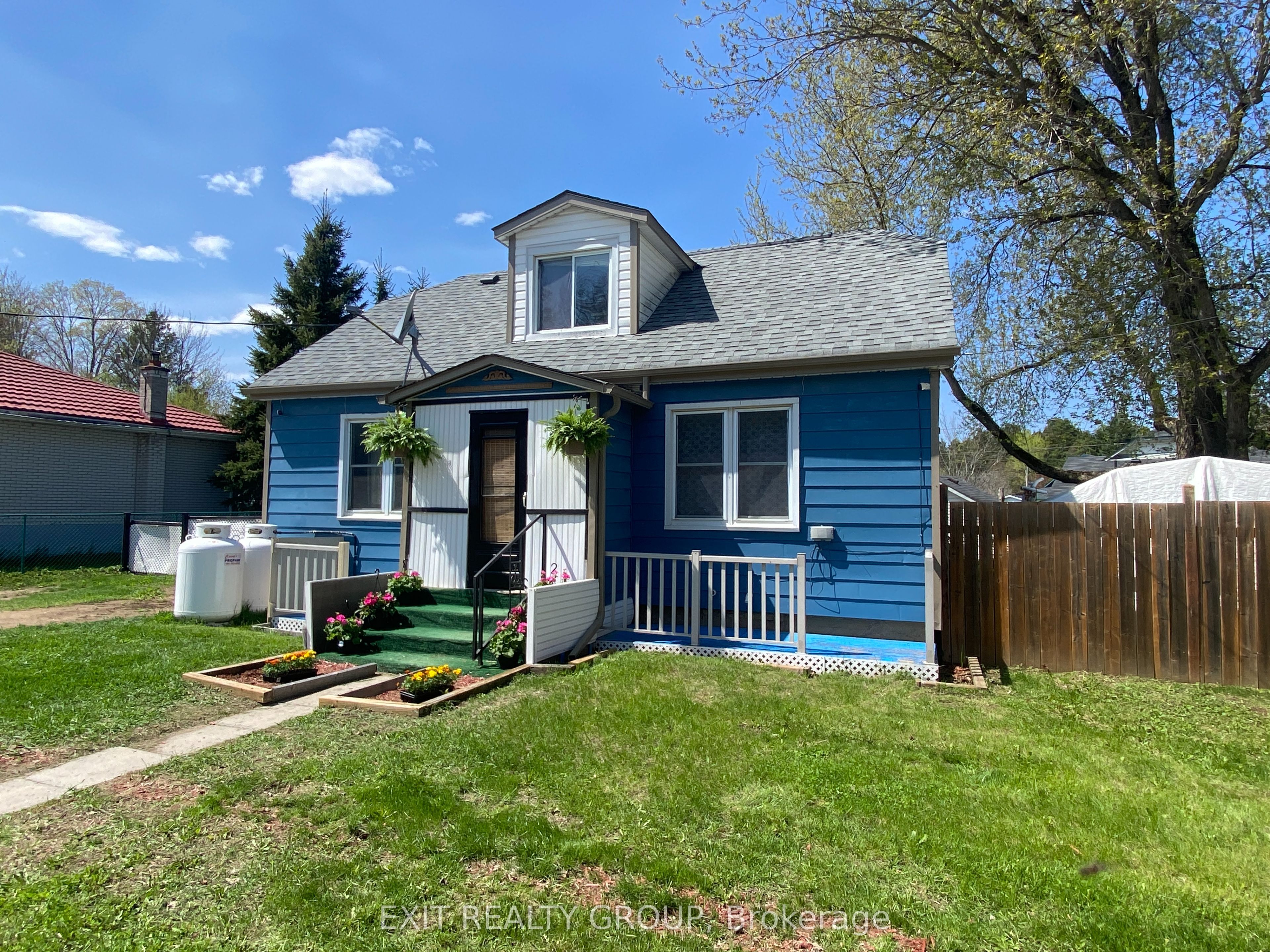 33 Glastonbury Road Property Photo