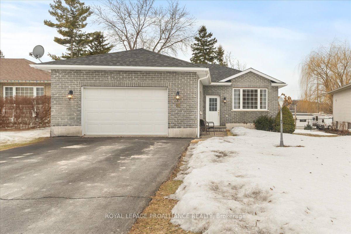 10 Stonegate Crescent Property Photo