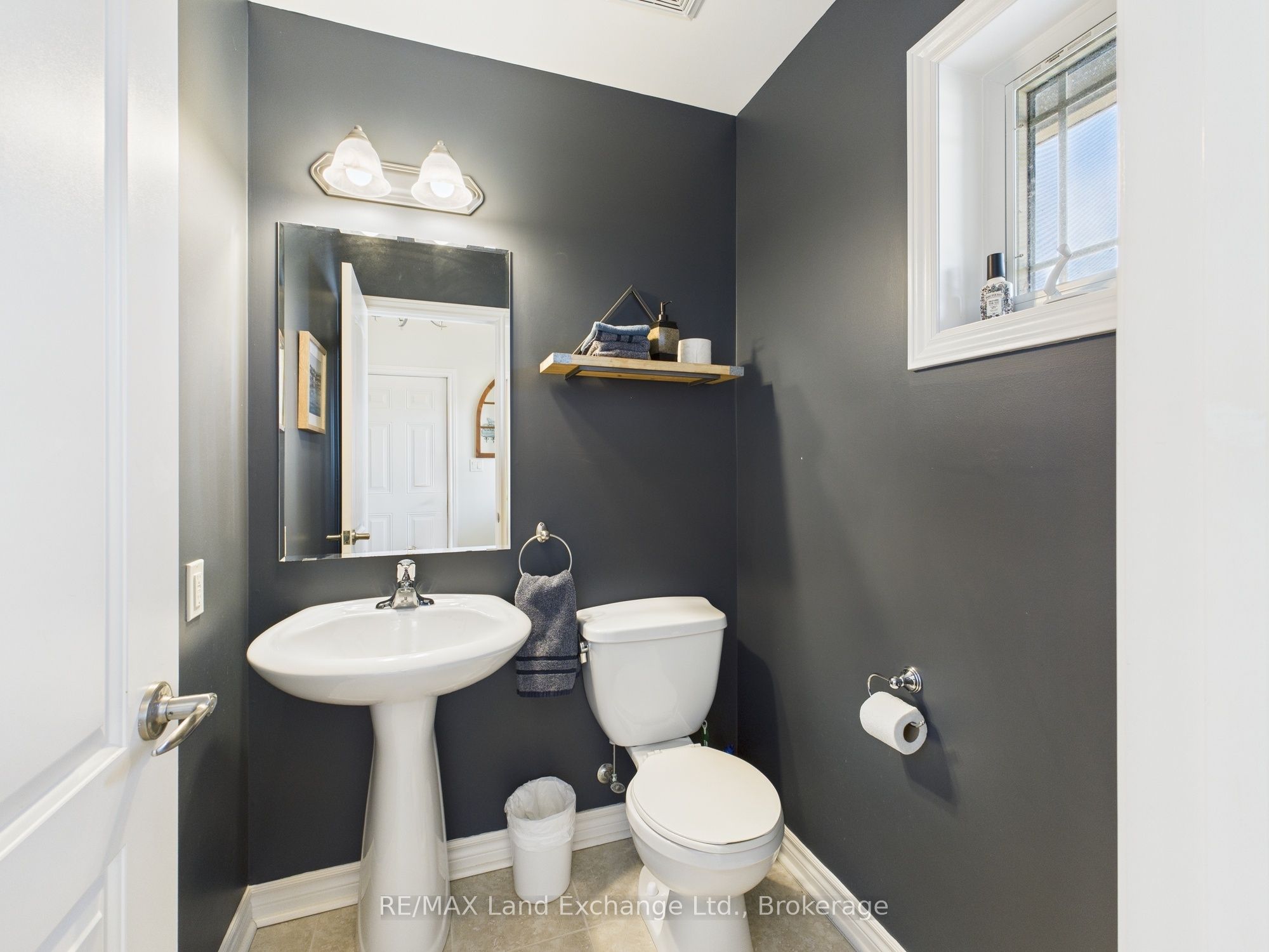 #60 - 529 Stornoway Way Property Photo 4