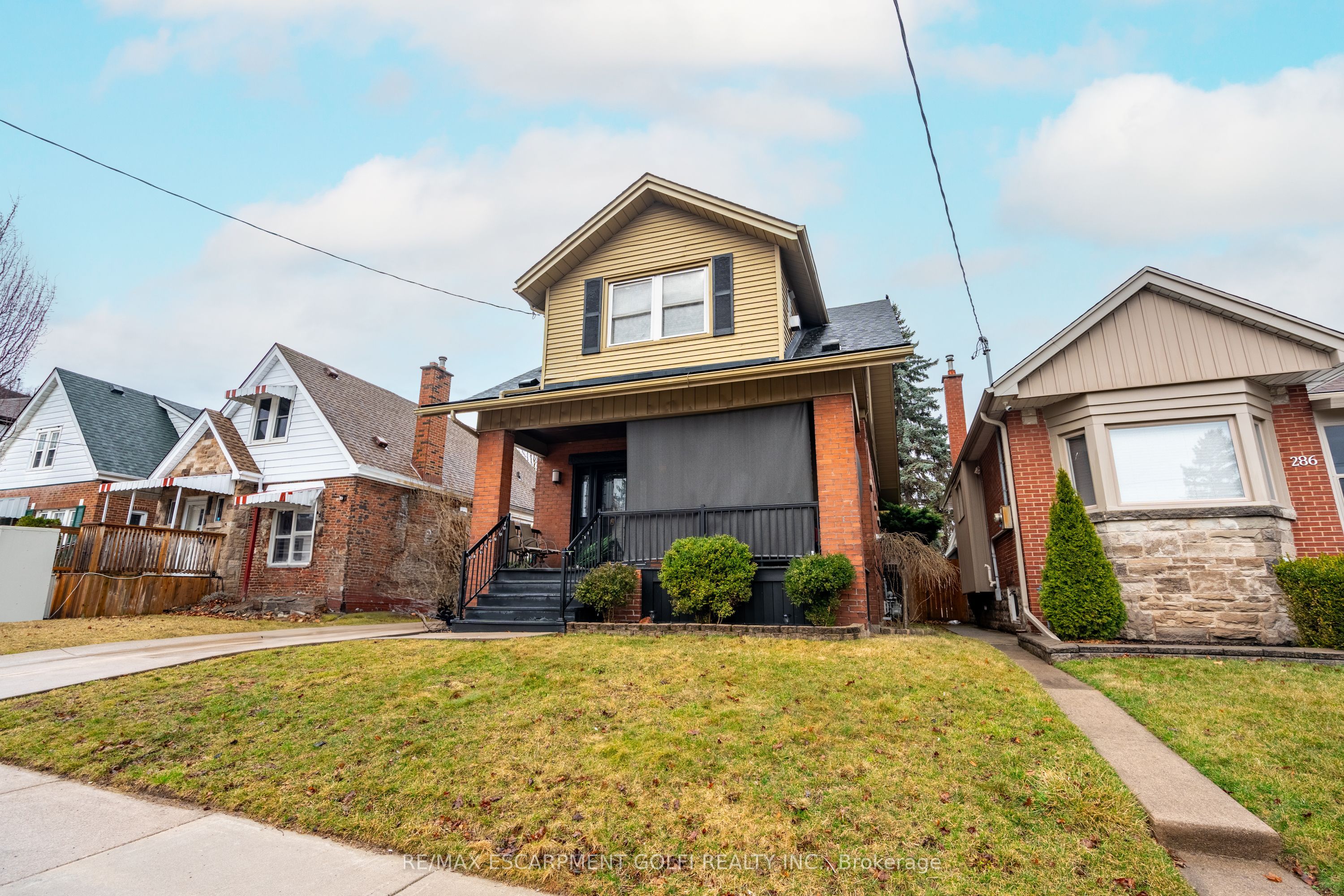 290 Huxley Avenue Property Photo