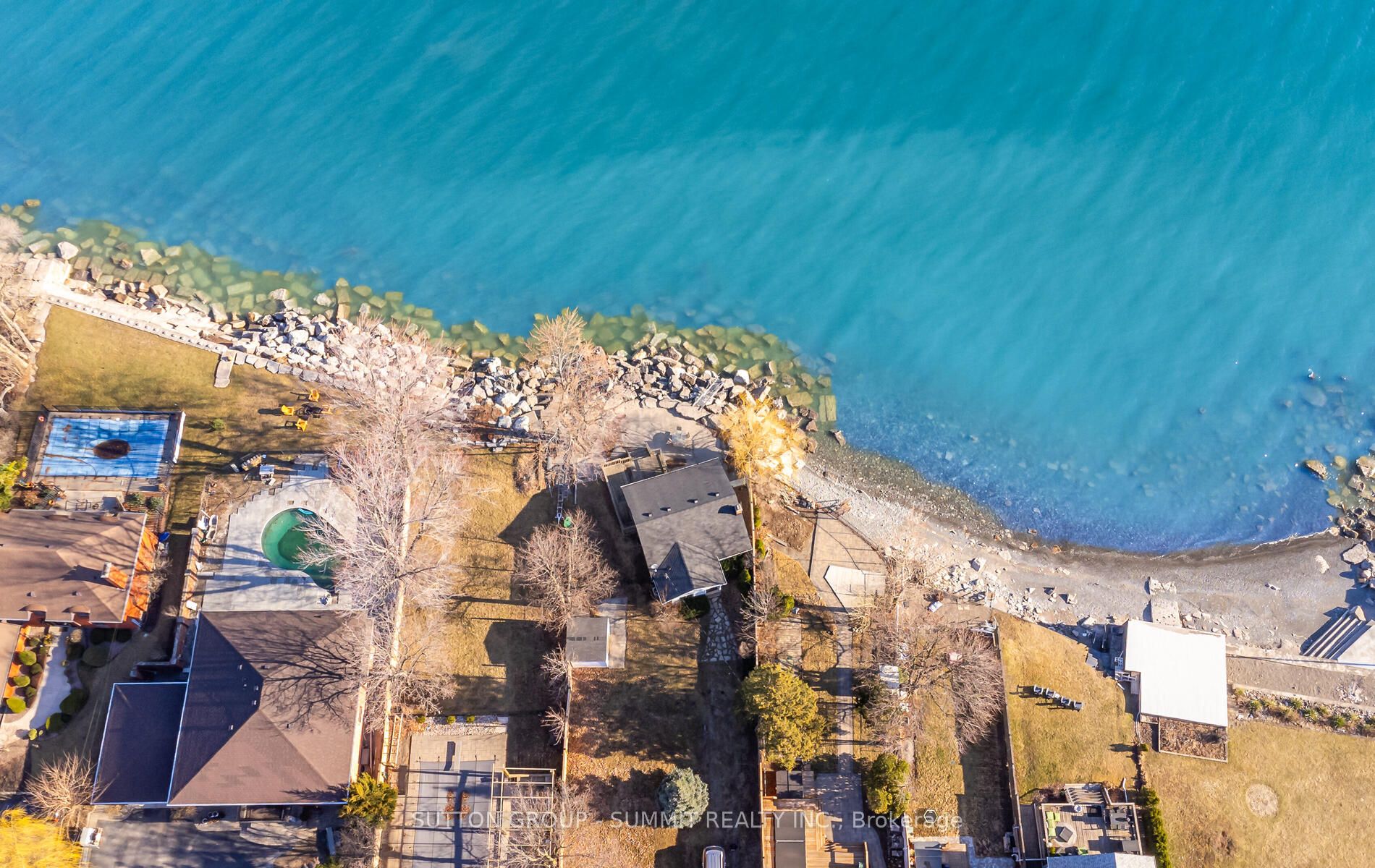 18 1/2 Lakeshore Drive Property Photo 2
