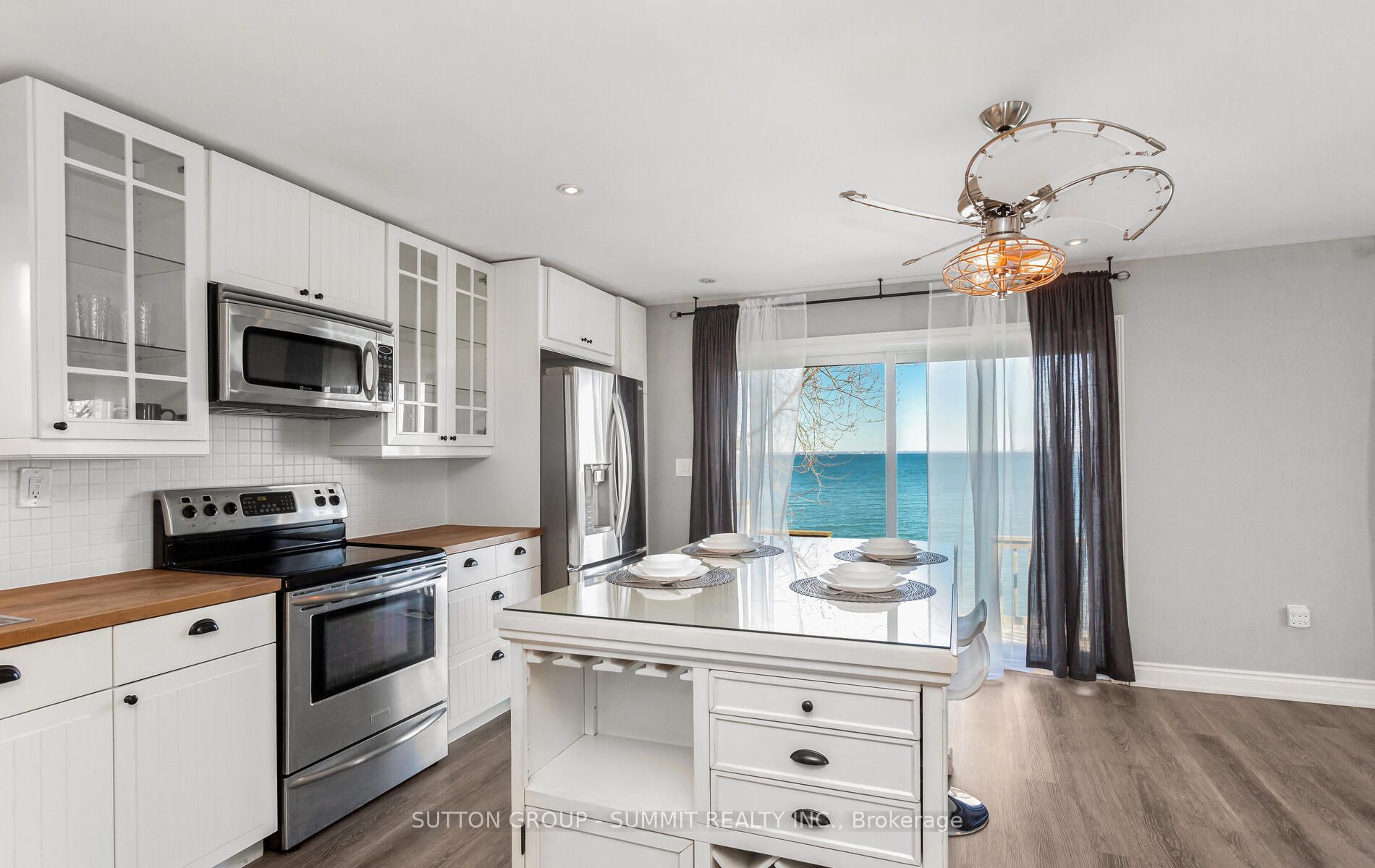 18 1/2 Lakeshore Drive Property Photo 8