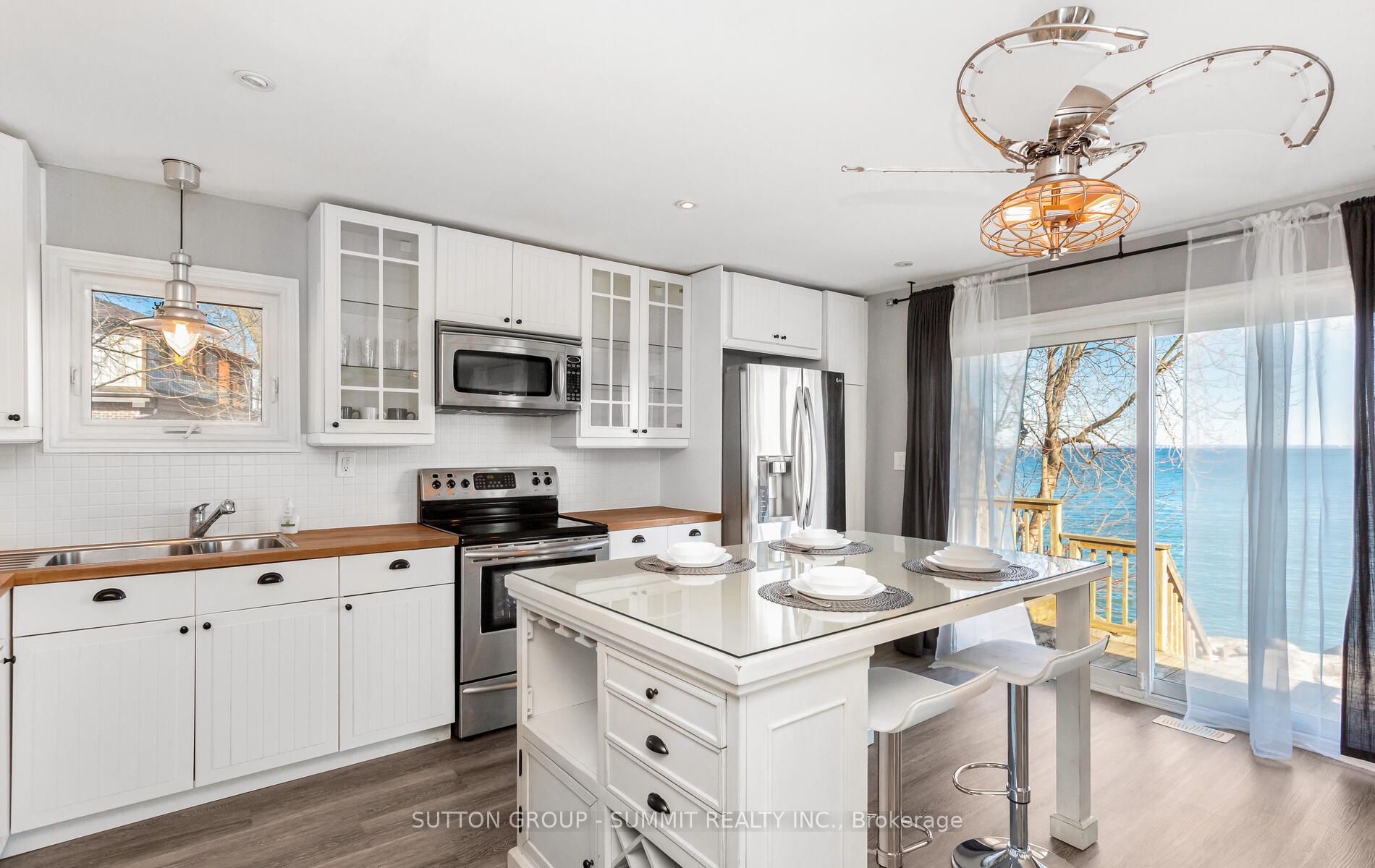 18 1/2 Lakeshore Drive Property Photo 9
