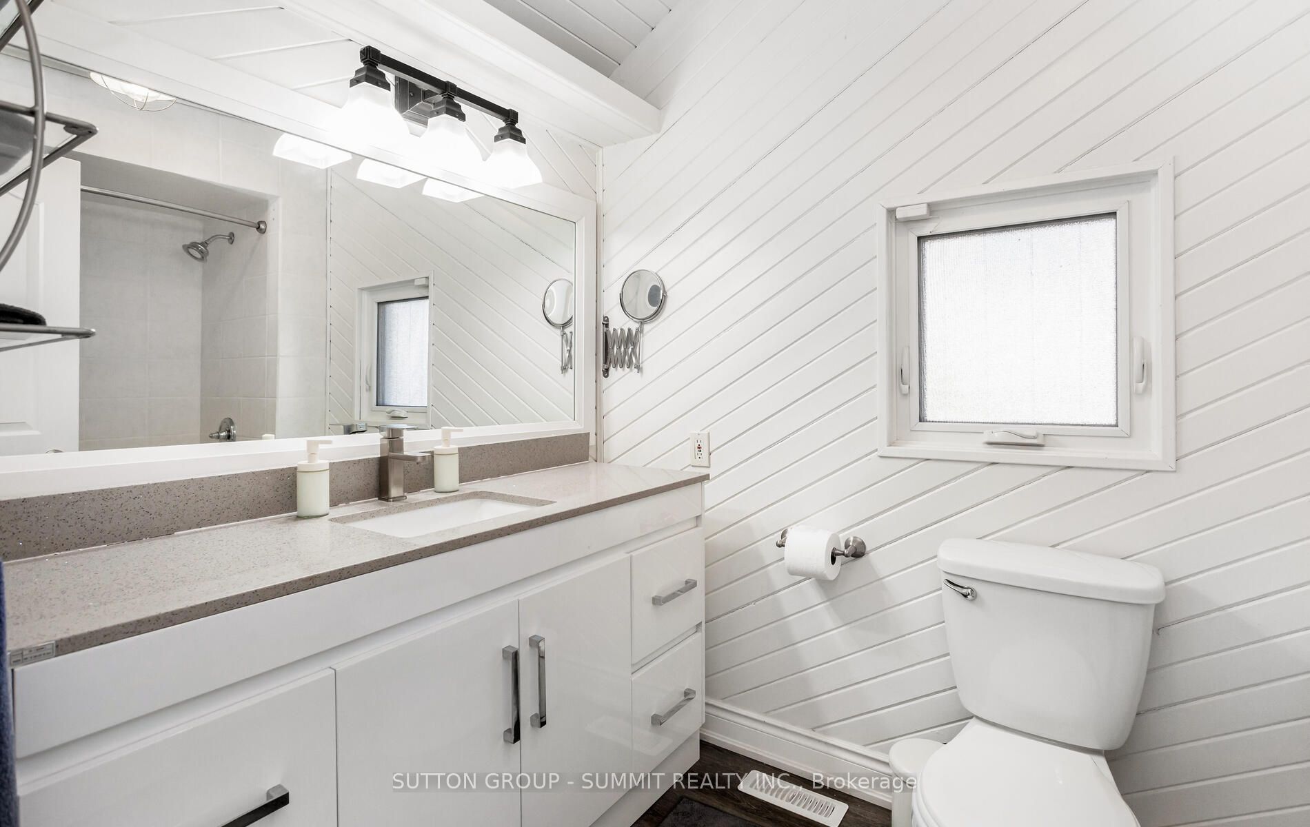 18 1/2 Lakeshore Drive Property Photo 19