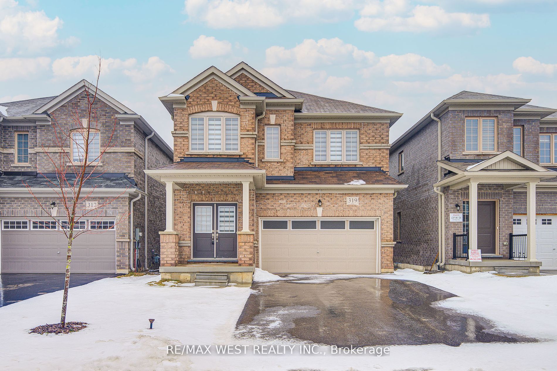 319 Ridley Crescent Property Photo