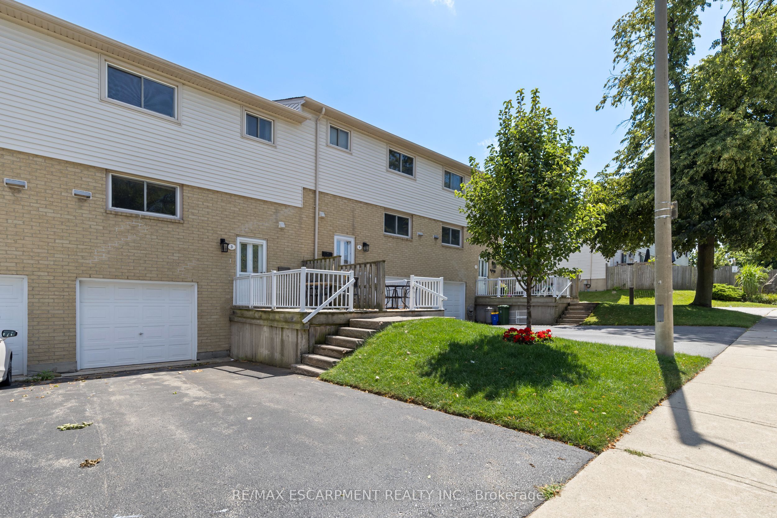 51 Caroga Ct Property Photo