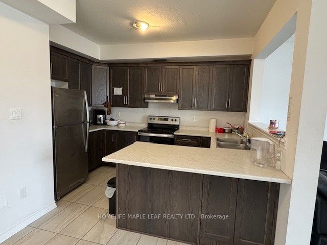 4 Elsegood Drive E Property Photo 6