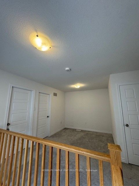 4 Elsegood Drive E Property Photo 7
