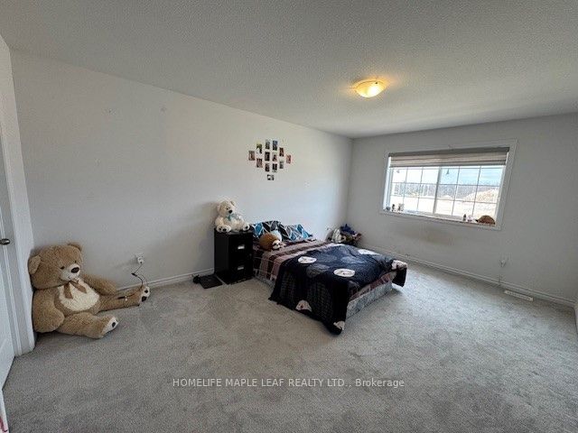 4 Elsegood Drive E Property Photo 10