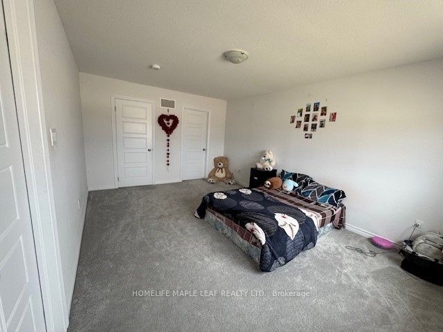 4 Elsegood Drive E Property Photo 11