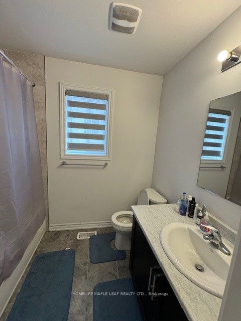 4 Elsegood Drive E Property Photo 13