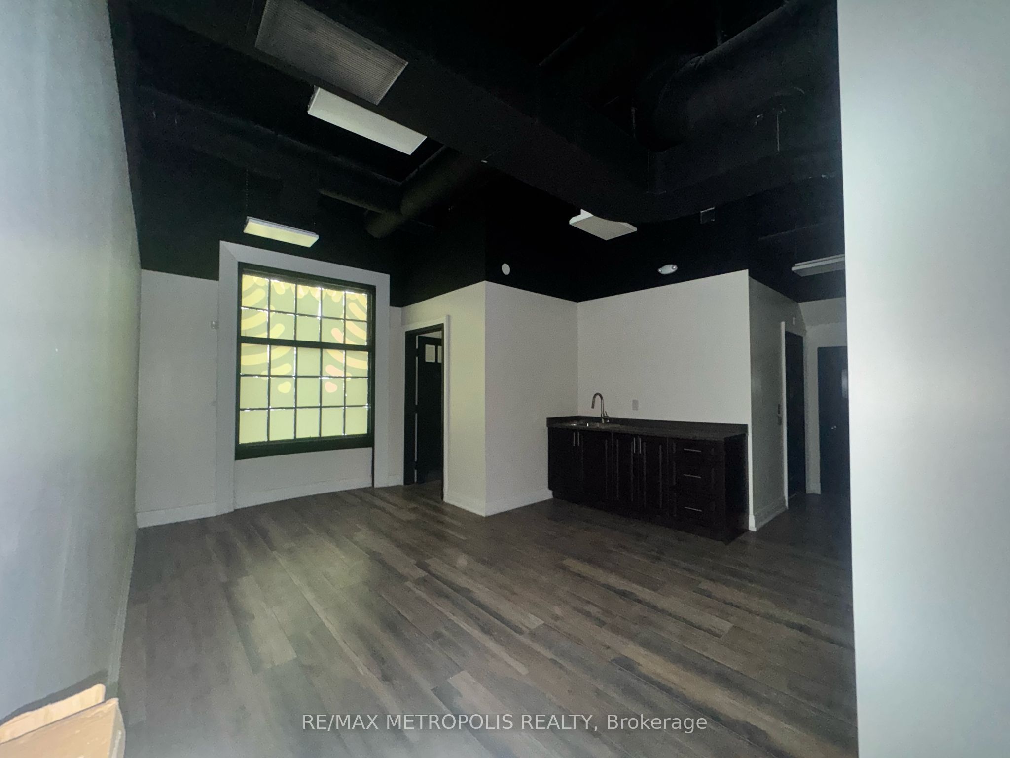 2 King Street Property Photo 4