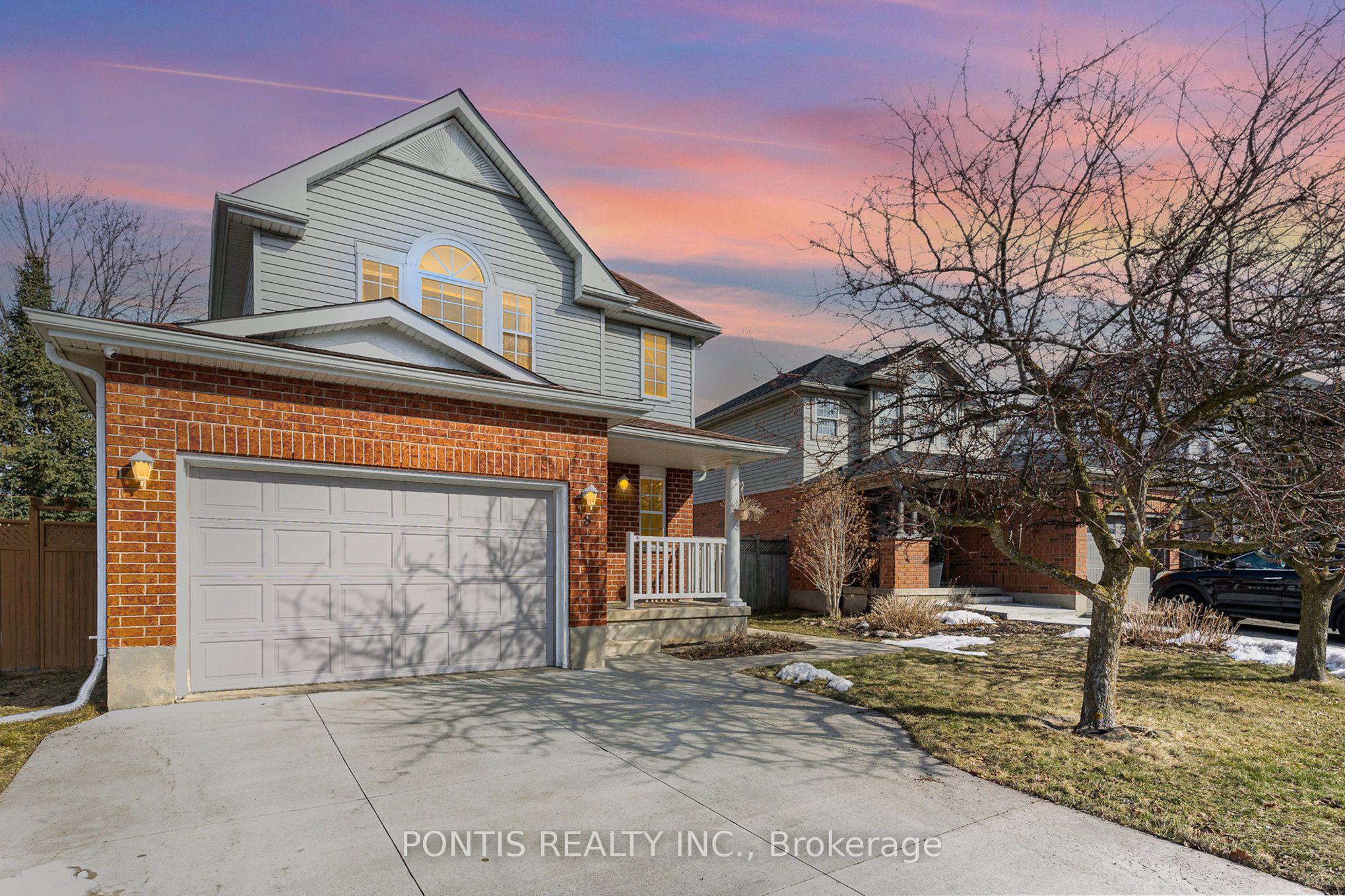 8 Sweeney Crescent Property Photo