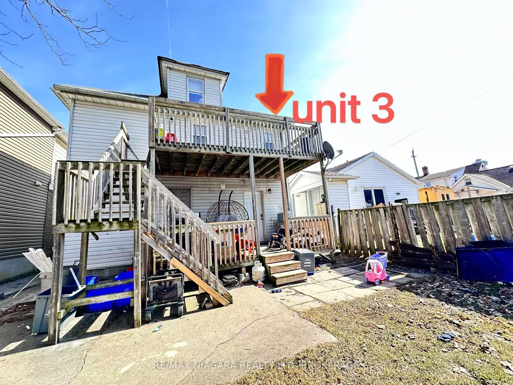 #unit 3 - 5683 Desson Avenue Property Photo