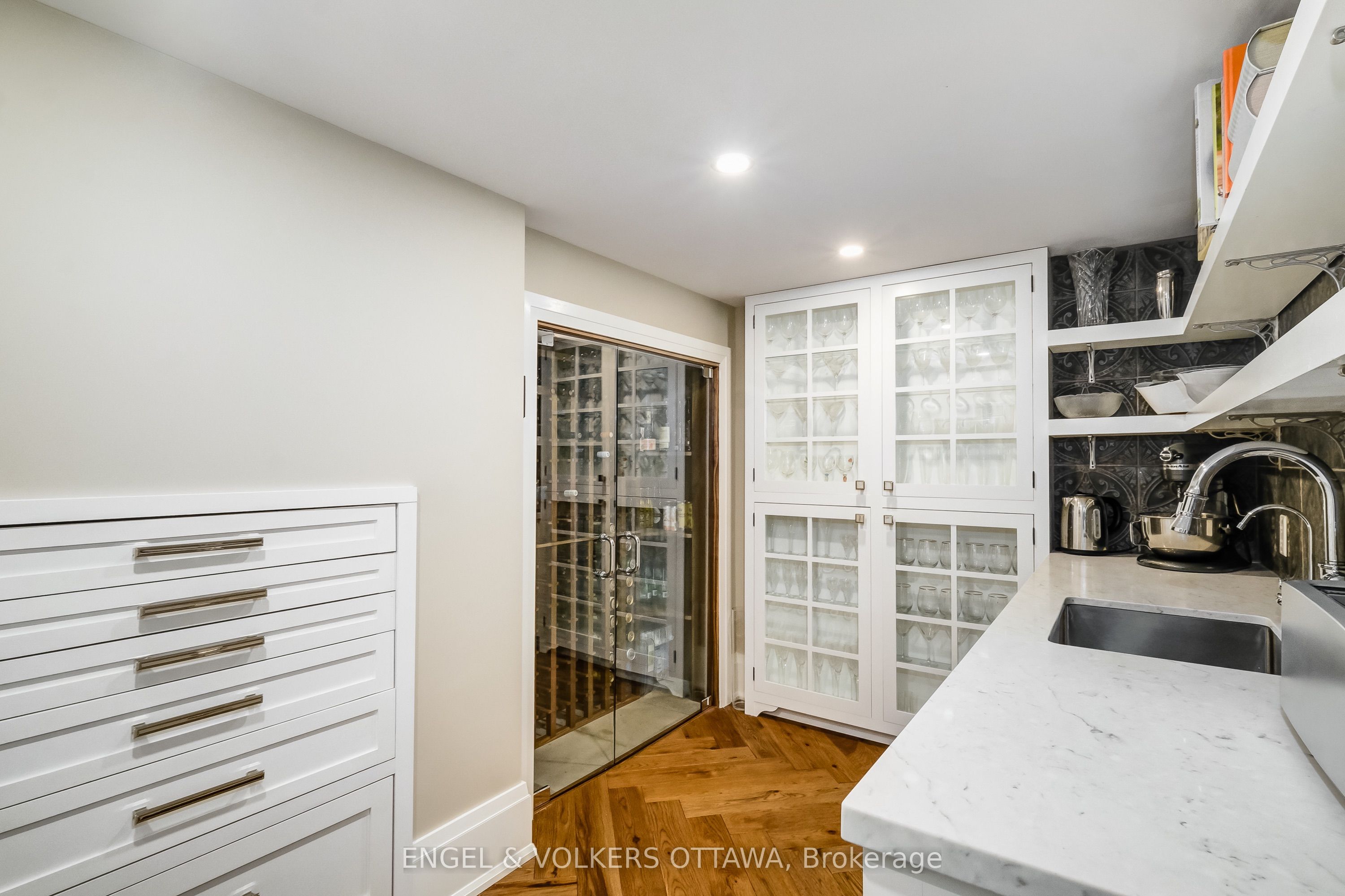 5651 Herwig Place Property Photo 18