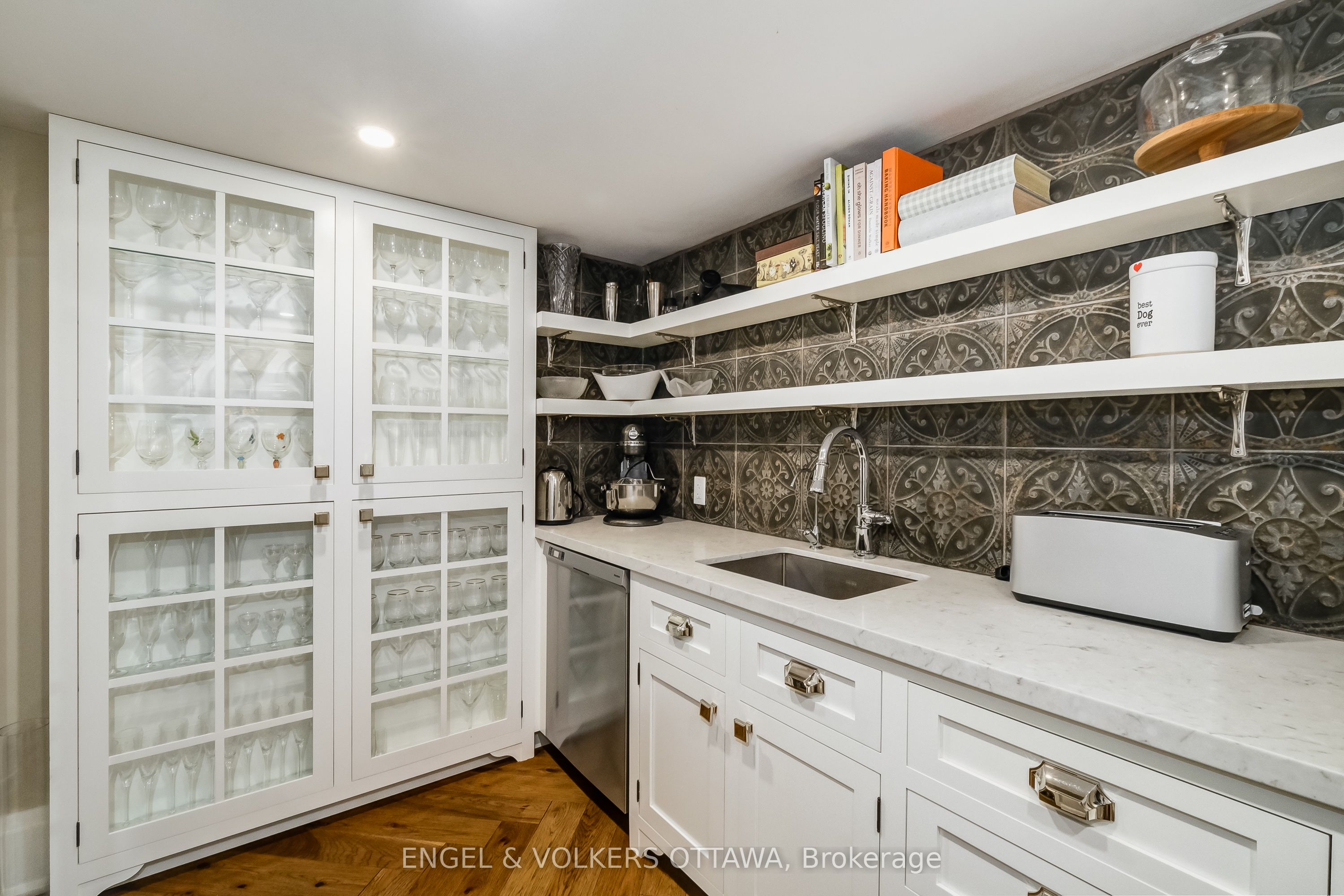 5651 Herwig Place Property Photo 19