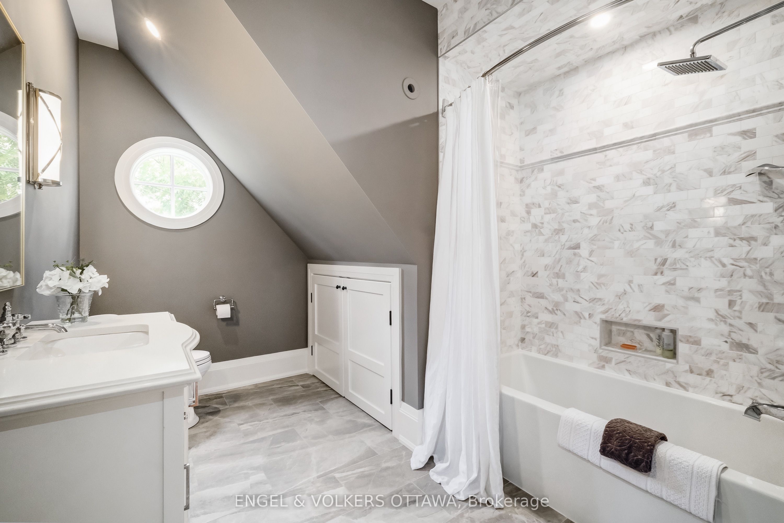 5651 Herwig Place Property Photo 33