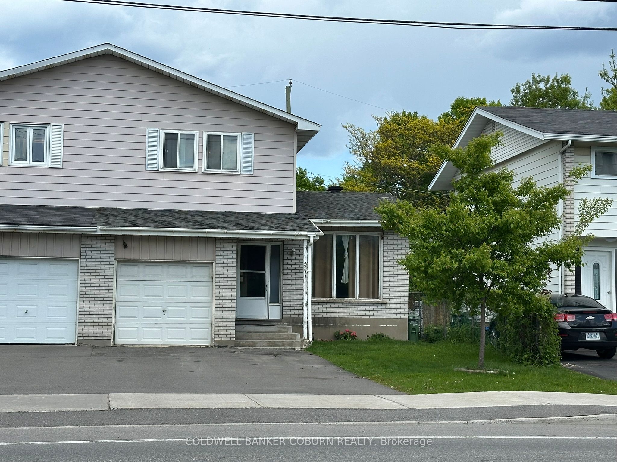 2211 St Laurent Boulevard
