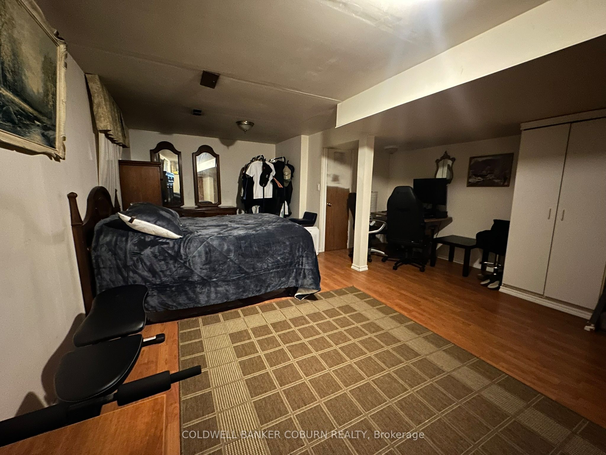 2211 St Laurent Boulevard Property Photo 11