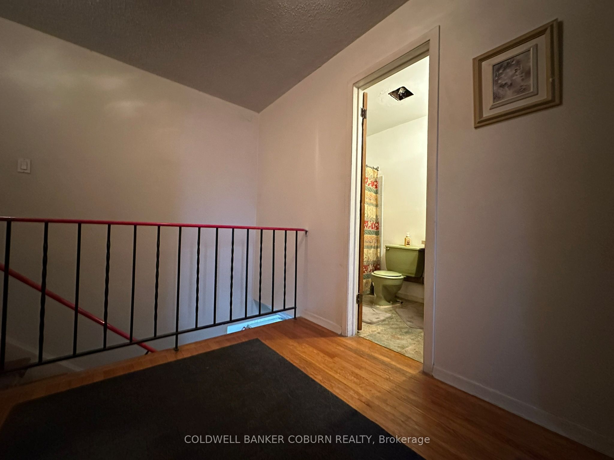 2211 St Laurent Boulevard Property Photo 14