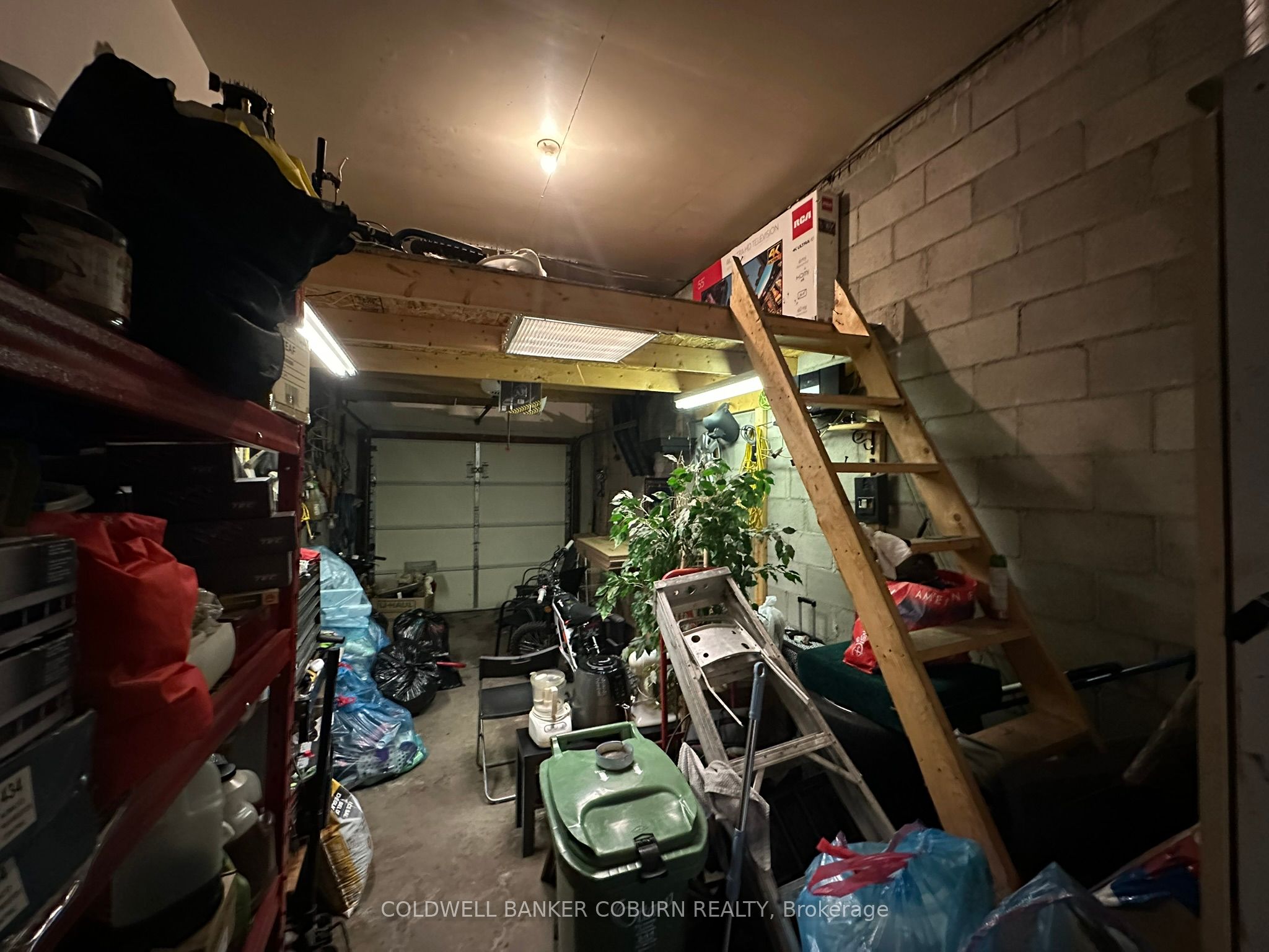 2211 St Laurent Boulevard Property Photo 22