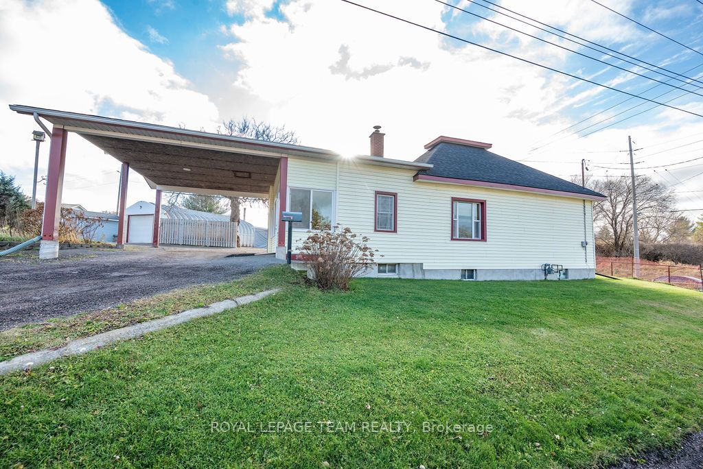 477 Boundary Road Property Photo