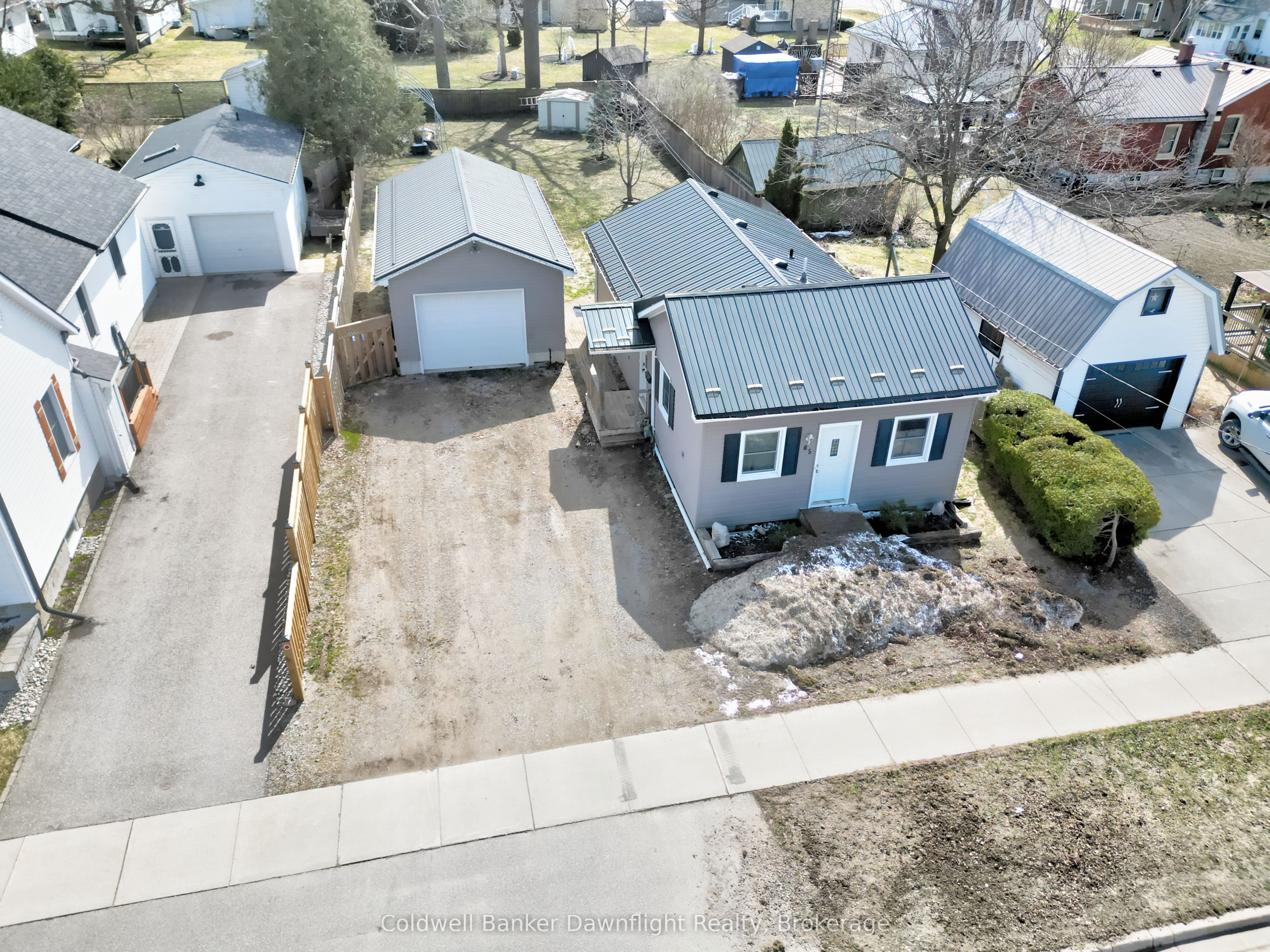 85 Huron Street Property Photo