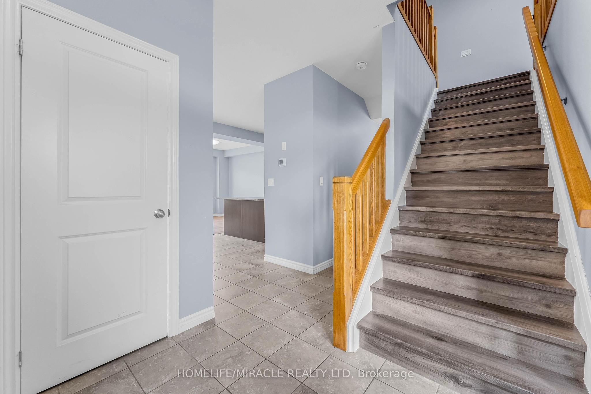 143 Links Crescent Property Photo 6